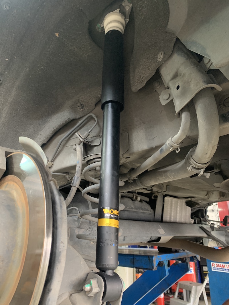 Mazda CX-3 | โช้คอัพ Monroe OE Spectrum | คืนความนุ่มนวล มั่นใจสไตล์ยุโรป - ยางเจริญรุ่งเรือง นนทบุรี Mazda CX-3 คันนี้...อัปเกรดความสบายให้เหนือกว่า! ใครใช้ Mazda CX-3 แล้วรู้สึกว่าช่วงล่างเริ่มแข็งกระด้าง ดีด หรือไม่นุ่มนวลเหมือนเดิม... ถึงเวลาเปลี่ยนโช้คอัพใหม่ เพื่อความมั่นใจและสบายกว่าที่เคย! เราขอแนะนำชุดอัปเกรดที่ครบจบในชุดเดียว! ติดตั้งโช้คอัพ Monroe OE Spectrum พร้อมอะไหล่ส่วนควบใหม่ครบชุด สิ่งที่จะได้รับหลังจากติดตั้ง: ฟีลลิ่งแบบรถยุโรป: โช้คอัพ Monroe OE Spectrum ให้ความ นุ่มนวล และยืดหยุ่นสูง ขับสบายในทุกสภาพถนน ไร้กังวลเรื่องเสียง: เทคโนโลยี ICV ช่วยลดแรงสั่นสะเทือนและเสียงรบกวนในห้องโดยสาร ทำให้การขับขี่เงียบขึ้น ทนทานกว่าเดิม: ผลิตด้วยวัสดุคุณภาพสูง ทนทานต่อการใช้งาน และยืดอายุการใช้งานของช่วงล่าง ความมั่นคงที่เพิ่มขึ้น: รถทรงตัวได้นิ่งขึ้น ลดอาการโคลงเคลง เข้าโค้งมั่นใจ เหมาะสำหรับใคร? เจ้าของ Mazda CX-3 ที่ต้องการความสบายในการขับขี่ประจำวัน ผู้ที่ต้องการอัปเกรดช่วงล่างให้มีความมั่นคง ปลอดภัย และนุ่มนวลยิ่งขึ้น สำหรับเจ้าของ CX-3 ที่อยากได้ฟีลลิ่งขับขี่ที่สบายขึ้น แต่มั่นใจกว่าเดิม Monroe OE Spectrum คือคำตอบ! สอบถามข้อมูลเพิ่มเติม หรือนัดหมายเข้ารับบริการ ️ : 08-6569-1915 ️ : 08-6544-5963 Line id : @88rw Location : https://goo.gl/maps/HrNUAZXPN94KvxZ98 Facebook : https://www.facebook.com/88rwtire #Mazda #CX3 #Monroe #OESpectrum #โช้คอัพ #ช่วงล่าง #ยางเจริญรุ่งเรือง #นนทบุรี #งามวงศ์วาน #ตั้งศูนย์ #อะไหล่ช่วงล่าง Mazda CX-3 | โช้คอัพ Monroe OE Spectrum | คืนความนุ่มนวล มั่นใจสไตล์ยุโรป - ยางเจริญรุ่งเรือง นนทบุรี Mazda CX-3 คันนี้...อัปเกรดความสบายให้เหนือกว่า! ใครใช้ Mazda CX-3 แล้วรู้สึกว่าช่วงล่างเริ่มแข็งกระด้าง ดีด หรือไม่นุ่มนวลเหมือนเดิม... ถึงเวลาเปลี่ยนโช้คอัพใหม่ เพื่อความมั่นใจและสบายกว่าที่เคย! เราขอแนะนำชุดอัปเกรดที่ครบจบในชุดเดียว! ติดตั้งโช้คอัพ Monroe OE Spectrum พร้อมอะไหล่ส่วนควบใหม่ครบชุด สิ่งที่จะได้รับหลังจากติดตั้ง: ฟีลลิ่งแบบรถยุโรป: โช้คอัพ Monroe OE Spectrum ให้ความ นุ่มนวล และยืดหยุ่นสูง ขับสบายในทุกสภาพถนน ไร้กังวลเรื่องเสียง: เทคโนโลยี ICV ช่วยลดแรงสั่นสะเทือนและเสียงรบกวนในห้องโดยสาร ทำให้การขับขี่เงียบขึ้น ทนทานกว่าเดิม: ผลิตด้วยวัสดุคุณภาพสูง ทนทานต่อการใช้งาน และยืดอายุการใช้งานของช่วงล่าง ความมั่นคงที่เพิ่มขึ้น: รถทรงตัวได้นิ่งขึ้น ลดอาการโคลงเคลง เข้าโค้งมั่นใจ เหมาะสำหรับใคร? เจ้าของ Mazda CX-3 ที่ต้องการความสบายในการขับขี่ประจำวัน ผู้ที่ต้องการอัปเกรดช่วงล่างให้มีความมั่นคง ปลอดภัย และนุ่มนวลยิ่งขึ้น สำหรับเจ้าของ CX-3 ที่อยากได้ฟีลลิ่งขับขี่ที่สบายขึ้น แต่มั่นใจกว่าเดิม Monroe OE Spectrum คือคำตอบ! สอบถามข้อมูลเพิ่มเติม หรือนัดหมายเข้ารับบริการ ️ : 08-6569-1915 ️ : 08-6544-5963 Line id : @88rw Location : https://goo.gl/maps/HrNUAZXPN94KvxZ98 Facebook : https://www.facebook.com/88rwtire #Mazda #CX3 #Monroe #OESpectrum #โช้คอัพ #ช่วงล่าง #ยางเจริญรุ่งเรือง #นนทบุรี #งามวงศ์วาน #ตั้งศูนย์ #อะไหล่ช่วงล่าง