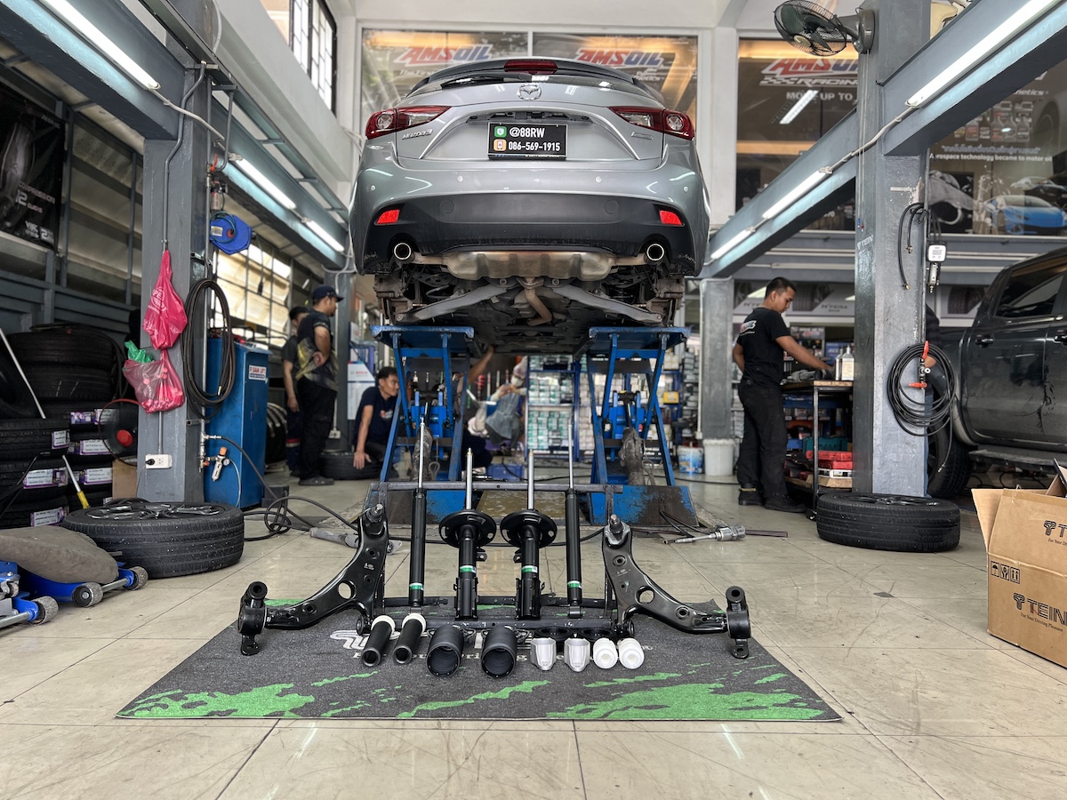 Mazda 3 Skyactiv | โช้คอัพ Tein EnduraPro Basic + ปีกนกล่าง 555 | คืนความหนึบแน่น มั่นใจทุกโค้ง - ยางเจริญรุ่งเรือง Mazda 3 Skyactiv คันนี้...จบครบทุกปัญหา! ฟื้นคืนฟีลลิ่งสปอร์ตที่แท้จริง! ใครใช้ Mazda 3 Skyactiv แล้วรู้สึกว่าช่วงล่างเริ่มยวบยาบ โยนตัว หรือได้ยินเสียง "กุกกัก" จากปีกนก... ถึงเวลาเปลี่ยนชุดใหญ่ให้รถคุณกลับมานิ่งและขับสนุกเหมือนใหม่แล้วครับ! เราจัดเต็มชุดฟื้นฟูช่วงล่างคุณภาพสูง! โช้คอัพ Tein EnduraPro Basic: คืนความ หนึบแน่น สไตล์ญี่ปุ่น ด้วยเทคโนโลยี H.B.S. ที่ช่วยซับแรงกระแทกจากหลุมบ่อ ปีกนกล่าง ตอง 5 ญี่ปุ่นแท้: เปลี่ยนปีกนกล่างครบชุดด้วยอะไหล่ "แน่น เหนียว ทนทาน" จาก Sankei 555 เพื่อความทนทานและความแม่นยำขั้นสูงสุด อะไหล่ส่วนควบใหม่ครบชุด: เปลี่ยนทั้งหมดเพื่อความสมบูรณ์แบบสูงสุดของระบบช่วงล่าง สิ่งที่จะได้รับหลังจากติดตั้ง: ช่วงล่างหนึบ มั่นคง: เข้าโค้งมั่นใจ ลดอาการโคลงเคลง พร้อมการซับแรงกระแทกที่ดีขึ้น พวงมาลัยแม่นยำ: คืนความรู้สึกคมชัดในการควบคุมรถ และหายขาดจากเสียงกุกกัก คุณภาพพรีเมียม: ใช้โช้คอัพและปีกนกญี่ปุ่นแท้ที่ไว้ใจได้ในความทนทาน เหมาะสำหรับใคร? เจ้าของ Mazda 3 ที่ต้องการฟื้นฟูช่วงล่างให้กลับมาสมบูรณ์แบบ 100% ผู้ที่ต้องการอะไหล่ที่ทนทาน เน้นความปลอดภัยและสมรรถนะการขับขี่ อย่าปล่อยให้อะไหล่เสื่อม! แวะมาตรวจเช็กกับผู้เชี่ยวชาญวันนี้ครับ สอบถามข้อมูลเพิ่มเติม หรือนัดหมายเข้ารับบริการ ️ : 08-6569-1915 ️ : 08-6544-5963 Line id : @88rw Location : https://goo.gl/maps/HrNUAZXPN94KvxZ98 Facebook : https://www.facebook.com/88rwtire #Mazda #Mazda3 #Skyactiv #Tein #EnduraPro #ลูกหมาก555 #ปีกนกล่าง #โช้คอัพ #ช่วงล่าง #ยางเจริญรุ่งเรือง #นนทบุรี #งามวงศ์วาน #ตั้งศูนย์ Mazda 3 Skyactiv | โช้คอัพ Tein EnduraPro Basic + ปีกนกล่าง 555 | คืนความหนึบแน่น มั่นใจทุกโค้ง - ยางเจริญรุ่งเรือง Mazda 3 Skyactiv คันนี้...จบครบทุกปัญหา! ฟื้นคืนฟีลลิ่งสปอร์ตที่แท้จริง! ใครใช้ Mazda 3 Skyactiv แล้วรู้สึกว่าช่วงล่างเริ่มยวบยาบ โยนตัว หรือได้ยินเสียง "กุกกัก" จากปีกนก... ถึงเวลาเปลี่ยนชุดใหญ่ให้รถคุณกลับมานิ่งและขับสนุกเหมือนใหม่แล้วครับ! เราจัดเต็มชุดฟื้นฟูช่วงล่างคุณภาพสูง! โช้คอัพ Tein EnduraPro Basic: คืนความ หนึบแน่น สไตล์ญี่ปุ่น ด้วยเทคโนโลยี H.B.S. ที่ช่วยซับแรงกระแทกจากหลุมบ่อ ปีกนกล่าง ตอง 5 ญี่ปุ่นแท้: เปลี่ยนปีกนกล่างครบชุดด้วยอะไหล่ "แน่น เหนียว ทนทาน" จาก Sankei 555 เพื่อความทนทานและความแม่นยำขั้นสูงสุด อะไหล่ส่วนควบใหม่ครบชุด: เปลี่ยนทั้งหมดเพื่อความสมบูรณ์แบบสูงสุดของระบบช่วงล่าง สิ่งที่จะได้รับหลังจากติดตั้ง: ช่วงล่างหนึบ มั่นคง: เข้าโค้งมั่นใจ ลดอาการโคลงเคลง พร้อมการซับแรงกระแทกที่ดีขึ้น พวงมาลัยแม่นยำ: คืนความรู้สึกคมชัดในการควบคุมรถ และหายขาดจากเสียงกุกกัก คุณภาพพรีเมียม: ใช้โช้คอัพและปีกนกญี่ปุ่นแท้ที่ไว้ใจได้ในความทนทาน เหมาะสำหรับใคร? เจ้าของ Mazda 3 ที่ต้องการฟื้นฟูช่วงล่างให้กลับมาสมบูรณ์แบบ 100% ผู้ที่ต้องการอะไหล่ที่ทนทาน เน้นความปลอดภัยและสมรรถนะการขับขี่ อย่าปล่อยให้อะไหล่เสื่อม! แวะมาตรวจเช็กกับผู้เชี่ยวชาญวันนี้ครับ สอบถามข้อมูลเพิ่มเติม หรือนัดหมายเข้ารับบริการ ️ : 08-6569-1915 ️ : 08-6544-5963 Line id : @88rw Location : https://goo.gl/maps/HrNUAZXPN94KvxZ98 Facebook : https://www.facebook.com/88rwtire #Mazda #Mazda3 #Skyactiv #Tein #EnduraPro #ลูกหมาก555 #ปีกนกล่าง #โช้คอัพ #ช่วงล่าง #ยางเจริญรุ่งเรือง #นนทบุรี #งามวงศ์วาน #ตั้งศูนย์