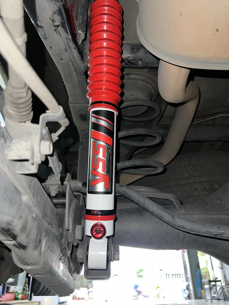 ติดตั้งโช้คอัพ YSS DTG Plus ปรับ 7 ระดับ สำหรับ Mitsubishi Pajero คืนความหนึบแน่น ที่ร้านยางเจริญรุ่งเรือง นนทบุรี