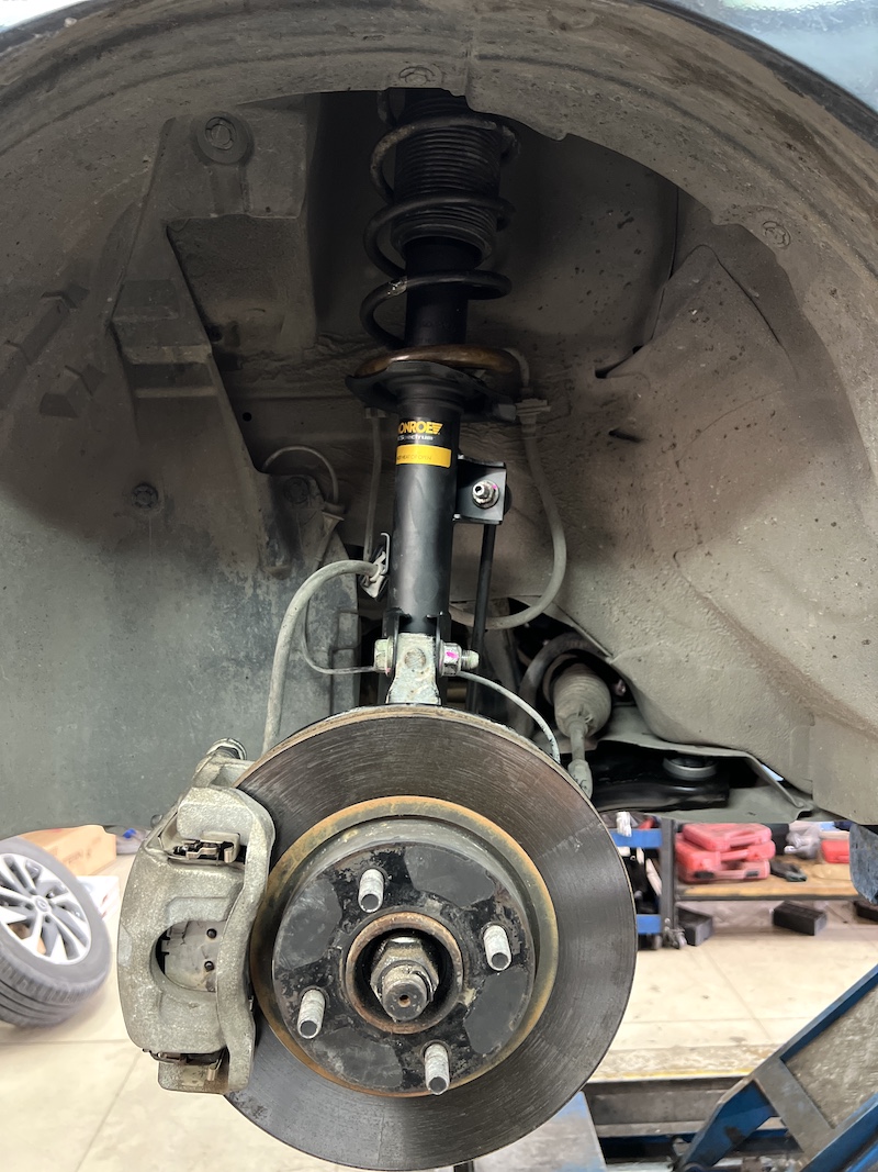 Nissan Almera Turbo จัดชุดอัปเกรดอะไหล่พรีเมียม เพื่อช่วงล่างที่สมบูรณ์แบบ: โช้คอัพ Monroe OE Spectrum: คืนความ นุ่มนวล สบายสไตล์รถยุโรป ด้วยเทคโนโลยี ICV ช่วยลดเสียงรบกวนและแรงสั่นสะเทือน ปีกนกล่างแท้: เปลี่ยนปีกนกล่างใหม่ เพื่อความแม่นยำในการควบคุม และคืนความนิ่งให้กับช่วงล่าง จบครบทุกปัญหา: ติดตั้งโดยทีมช่างผู้เชี่ยวชาญ พร้อมบริการตั้งศูนย์ด้วยเครื่องมือที่ทันสมัยที่สุด สิ่งที่จะได้รับหลังจากติดตั้ง: นุ่มสบายกว่าเดิม: ฟีลลิ่งการขับขี่ที่นุ่มนวลและยืดหยุ่นสูง ควบคุมแม่นยำ: รถทรงตัวได้ดีขึ้น ไม่โคลงเคลง เข้าโค้งมั่นใจ ความทนทานสูง: มั่นใจในคุณภาพอะไหล่ระดับ OEM และการติดตั้งที่ได้มาตรฐาน เหมาะสำหรับใคร? เจ้าของ Almera Turbo ที่ต้องการ ความสบาย ในการขับขี่ประจำวัน ผู้ที่ต้องการฟื้นฟูช่วงล่างให้กลับมาสมบูรณ์และมั่นคงยิ่งขึ้น อย่าปล่อยให้ช่วงล่างทำงานหนัก! แวะมาตรวจเช็กกับผู้เชี่ยวชาญวันนี้ครับ สอบถามข้อมูลเพิ่มเติม หรือนัดหมายเข้ารับบริการ ️ : 08-6569-1915 ️ : 08-6544-5963 Line id : @88rw Location : https://goo.gl/maps/HrNUAZXPN94KvxZ98 Facebook : https://www.facebook.com/88rwtire #Nissan #Almera #AlmeraTurbo #Monroe #OESpectrum #ปีกนกล่าง #โช้คอัพ #ช่วงล่าง #ยางเจริญรุ่งเรือง #นนทบุรี #งามวงศ์วาน Nissan Almera Turbo จัดชุดอัปเกรดอะไหล่พรีเมียม เพื่อช่วงล่างที่สมบูรณ์แบบ: โช้คอัพ Monroe OE Spectrum: คืนความ นุ่มนวล สบายสไตล์รถยุโรป ด้วยเทคโนโลยี ICV ช่วยลดเสียงรบกวนและแรงสั่นสะเทือน ปีกนกล่างแท้: เปลี่ยนปีกนกล่างใหม่ เพื่อความแม่นยำในการควบคุม และคืนความนิ่งให้กับช่วงล่าง จบครบทุกปัญหา: ติดตั้งโดยทีมช่างผู้เชี่ยวชาญ พร้อมบริการตั้งศูนย์ด้วยเครื่องมือที่ทันสมัยที่สุด สิ่งที่จะได้รับหลังจากติดตั้ง: นุ่มสบายกว่าเดิม: ฟีลลิ่งการขับขี่ที่นุ่มนวลและยืดหยุ่นสูง ควบคุมแม่นยำ: รถทรงตัวได้ดีขึ้น ไม่โคลงเคลง เข้าโค้งมั่นใจ ความทนทานสูง: มั่นใจในคุณภาพอะไหล่ระดับ OEM และการติดตั้งที่ได้มาตรฐาน เหมาะสำหรับใคร? เจ้าของ Almera Turbo ที่ต้องการ ความสบาย ในการขับขี่ประจำวัน ผู้ที่ต้องการฟื้นฟูช่วงล่างให้กลับมาสมบูรณ์และมั่นคงยิ่งขึ้น อย่าปล่อยให้ช่วงล่างทำงานหนัก! แวะมาตรวจเช็กกับผู้เชี่ยวชาญวันนี้ครับ สอบถามข้อมูลเพิ่มเติม หรือนัดหมายเข้ารับบริการ ️ : 08-6569-1915 ️ : 08-6544-5963 Line id : @88rw Location : https://goo.gl/maps/HrNUAZXPN94KvxZ98 Facebook : https://www.facebook.com/88rwtire #Nissan #Almera #AlmeraTurbo #Monroe #OESpectrum #ปีกนกล่าง #โช้คอัพ #ช่วงล่าง #ยางเจริญรุ่งเรือง #นนทบุรี #งามวงศ์วาน