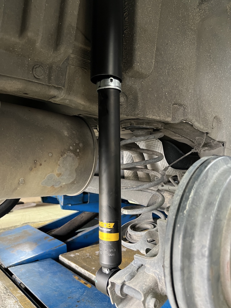 Suzuki Swift 1.2 (ปี 2012) ติดตั้งโช้คอัพ Monroe OE Spectrum พร้อมอะไหล่ส่วนควบใหม่ทั้งหมด สิ่งที่จะได้รับหลังจากติดตั้ง: ฟีลลิ่งแบบรถยุโรป: โช้คอัพ Monroe OE Spectrum ให้ความ นุ่มนวล และยืดหยุ่นสูง ขับสบายในทุกสภาพถนน ไร้กังวลเรื่องเสียง: เทคโนโลยี ICV ช่วยลดแรงสั่นสะเทือนและเสียงรบกวนในห้องโดยสาร ทำให้การขับขี่เงียบขึ้น ทนทานกว่าเดิม: ผลิตด้วยวัสดุคุณภาพสูง ทนทานต่อการใช้งาน และยืดอายุการใช้งานของช่วงล่าง ความมั่นคงที่เพิ่มขึ้น: รถทรงตัวได้นิ่งขึ้น ลดอาการโคลงเคลง เข้าโค้งมั่นใจ เหมาะสำหรับใคร? เจ้าของ Suzuki Swift ที่ต้องการความสบายในการขับขี่ประจำวัน ผู้ที่ต้องการอัปเกรดช่วงล่างให้มีความมั่นคง ปลอดภัย และนุ่มนวลยิ่งขึ้น สำหรับเจ้าของ Swift ที่อยากได้ฟีลลิ่งขับขี่ที่สบายขึ้น แต่มั่นใจกว่าเดิม Monroe OE Spectrum คือคำตอบ! สอบถามข้อมูลเพิ่มเติม หรือนัดหมายเข้ารับบริการ ️ : 08-6569-1915 ️ : 08-6544-5963 Line id : @88rw Location : https://goo.gl/maps/HrNUAZXPN94KvxZ98 Facebook : https://www.facebook.com/88rwtire #Suzuki #Swift #Monroe #OESpectrum #โช้คอัพ #ช่วงล่าง #ยางเจริญรุ่งเรือง #นนทบุรี #งามวงศ์วาน #ยางรถยนต์นนทบุรี #ช่วงล่างรถยนต์ #โช้คอัพรถยนต์ Suzuki Swift 1.2 (ปี 2012) ติดตั้งโช้คอัพ Monroe OE Spectrum พร้อมอะไหล่ส่วนควบใหม่ทั้งหมด สิ่งที่จะได้รับหลังจากติดตั้ง: ฟีลลิ่งแบบรถยุโรป: โช้คอัพ Monroe OE Spectrum ให้ความ นุ่มนวล และยืดหยุ่นสูง ขับสบายในทุกสภาพถนน ไร้กังวลเรื่องเสียง: เทคโนโลยี ICV ช่วยลดแรงสั่นสะเทือนและเสียงรบกวนในห้องโดยสาร ทำให้การขับขี่เงียบขึ้น ทนทานกว่าเดิม: ผลิตด้วยวัสดุคุณภาพสูง ทนทานต่อการใช้งาน และยืดอายุการใช้งานของช่วงล่าง ความมั่นคงที่เพิ่มขึ้น: รถทรงตัวได้นิ่งขึ้น ลดอาการโคลงเคลง เข้าโค้งมั่นใจ เหมาะสำหรับใคร? เจ้าของ Suzuki Swift ที่ต้องการความสบายในการขับขี่ประจำวัน ผู้ที่ต้องการอัปเกรดช่วงล่างให้มีความมั่นคง ปลอดภัย และนุ่มนวลยิ่งขึ้น สำหรับเจ้าของ Swift ที่อยากได้ฟีลลิ่งขับขี่ที่สบายขึ้น แต่มั่นใจกว่าเดิม Monroe OE Spectrum คือคำตอบ! สอบถามข้อมูลเพิ่มเติม หรือนัดหมายเข้ารับบริการ ️ : 08-6569-1915 ️ : 08-6544-5963 Line id : @88rw Location : https://goo.gl/maps/HrNUAZXPN94KvxZ98 Facebook : https://www.facebook.com/88rwtire #Suzuki #Swift #Monroe #OESpectrum #โช้คอัพ #ช่วงล่าง #ยางเจริญรุ่งเรือง #นนทบุรี #งามวงศ์วาน #ยางรถยนต์นนทบุรี #ช่วงล่างรถยนต์ #โช้คอัพรถยนต์