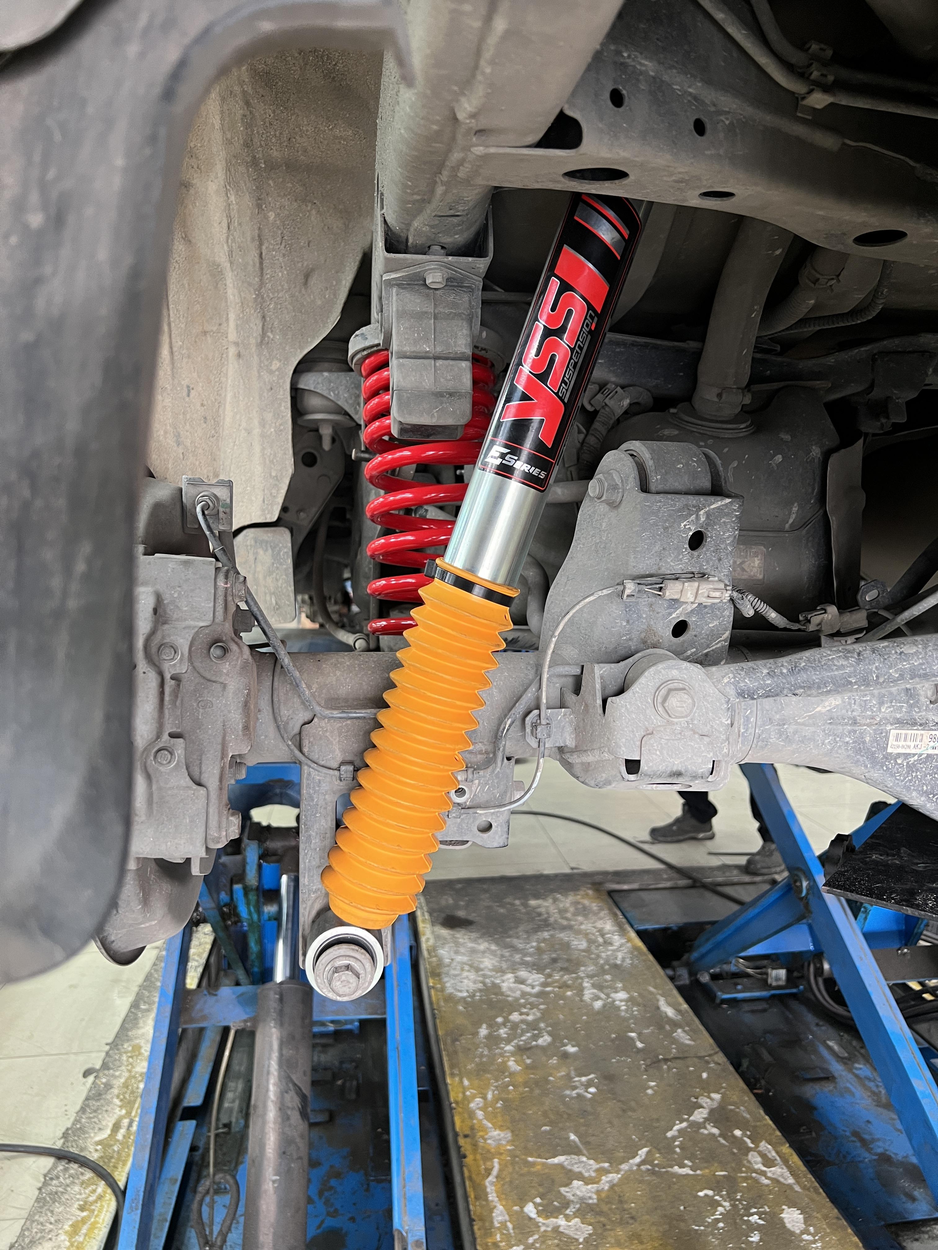 ติดตั้ง YSS E-Series fullset โช้คอัพพร้อมสปริงอัปเกรด สำหรับ Toyota Fortuner 2018 ที่ร้านยางเจริญรุ่งเรือง นนทบุรี ลูกค้าจากนครปฐม เน้นนุ่มนวลใช้งานประจำวัน พร้อมตั้งศูนย์ Hunter 3D ติดตั้ง YSS E-Series fullset โช้คอัพพร้อมสปริงอัปเกรด สำหรับ Toyota Fortuner 2018 ที่ร้านยางเจริญรุ่งเรือง นนทบุรี ลูกค้าจากนครปฐม เน้นนุ่มนวลใช้งานประจำวัน พร้อมตั้งศูนย์ Hunter 3D