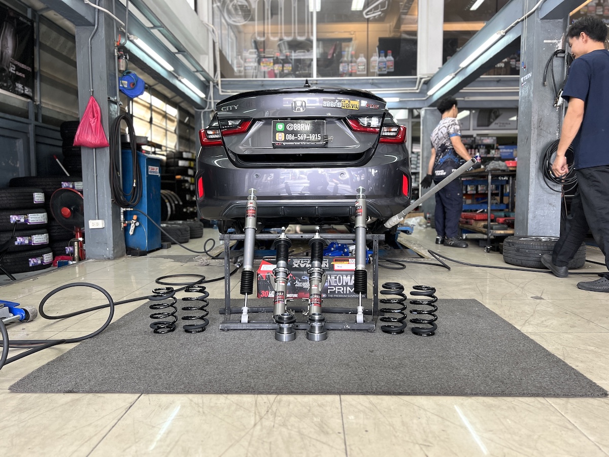 **Honda City Turbo อัพเกรดช่วงล่างแบบหนึบ นุ่ม ดูดถนน step ใช้งานประจำวัน! ** เจ้าของ **Honda City Turbo** ที่มองหาโช้คอัพที่จะช่วยยกระดับการขับขี่ให้สนุกและมั่นใจมากขึ้น... เราขอแนะนำชุดอัปเกรดที่ครบจบในที่เดียว! **ติดตั้งโช้คอัพ Silver's NeoMAX Prime พร้อมอะไหล่ส่วนควบใหม่ทั้งหมด พร้อม set เสตปไม่จั้มพ์ ไม่จุก ไม่เด้ง** **สิ่งที่จะได้รับหลังจากติดตั้ง:** * **ฟีลลิ่งสปอร์ตเต็มขั้น:** โช้คอัพ Silver's NeoMAX Prime ที่เน้นความหนึบแน่น ช่วยให้การเข้าโค้งและการควบคุมรถแม่นยำขึ้น * **ปรับได้ 30 ระดับ:** สามารถปรับความแข็ง-อ่อนของโช้คอัพได้อย่างละเอียด ตั้งแต่นุ่มสบาย หนึบแน่น ไปจนถึงเฟิร์มกระชับ * **ปรับความสูง-ต่ำได้:** สามารถปรับความสูงของรถได้ตามต้องการ ให้ได้สไตล์ที่ลงตัว * **ทนทานและประสิทธิภาพสูง:** ผลิตด้วยวัสดุคุณภาพสูง ทำให้โช้คอัพทนทานต่อการใช้งานหนัก และทำงานได้อย่างเต็มประสิทธิภาพ * **จบครบทุกปัญหาช่วงล่าง:** เปลี่ยนพร้อมอะไหล่ส่วนควบที่จำเป็นทั้งหมด ทำให้ช่วงล่างกลับมาสมบูรณ์แบบ **เหมาะสำหรับใคร?** * เจ้าของ City Turbo ที่ชื่นชอบการขับขี่แบบสปอร์ต * ผู้ที่ต้องการอัปเกรดช่วงล่างให้มีความมั่นคง ปลอดภัย และควบคุมได้ดั่งใจ ** เปลี่ยนฟีลลิ่งการขับขี่ของคุณให้ดีกว่าเดิมด้วย Silver's NeoMAX Prime!** ** สอบถามข้อมูลเพิ่มเติม หรือนัดหมายเข้ารับบริการ** ️ : 08-6569-1915 ️ : 08-6544-5963 Line id : @88rw Location : https://goo.gl/maps/HrNUAZXPN94KvxZ98 Facebook : https://www.facebook.com/88rwtire #Honda #City #CityTurbo #Silvers #NeoMAXPrime #โช้คอัพ #ช่วงล่าง #ยางเจริญรุ่งเรือง #นนทบุรี #งามวงศ์วาน #ยางรถยนต์นนทบุรี #ช่วงล่างรถยนต์ #โช้คอัพรถยนต์ **Honda City Turbo อัพเกรดช่วงล่างแบบหนึบ นุ่ม ดูดถนน step ใช้งานประจำวัน! ** เจ้าของ **Honda City Turbo** ที่มองหาโช้คอัพที่จะช่วยยกระดับการขับขี่ให้สนุกและมั่นใจมากขึ้น... เราขอแนะนำชุดอัปเกรดที่ครบจบในที่เดียว! **ติดตั้งโช้คอัพ Silver's NeoMAX Prime พร้อมอะไหล่ส่วนควบใหม่ทั้งหมด พร้อม set เสตปไม่จั้มพ์ ไม่จุก ไม่เด้ง** **สิ่งที่จะได้รับหลังจากติดตั้ง:** * **ฟีลลิ่งสปอร์ตเต็มขั้น:** โช้คอัพ Silver's NeoMAX Prime ที่เน้นความหนึบแน่น ช่วยให้การเข้าโค้งและการควบคุมรถแม่นยำขึ้น * **ปรับได้ 30 ระดับ:** สามารถปรับความแข็ง-อ่อนของโช้คอัพได้อย่างละเอียด ตั้งแต่นุ่มสบาย หนึบแน่น ไปจนถึงเฟิร์มกระชับ * **ปรับความสูง-ต่ำได้:** สามารถปรับความสูงของรถได้ตามต้องการ ให้ได้สไตล์ที่ลงตัว * **ทนทานและประสิทธิภาพสูง:** ผลิตด้วยวัสดุคุณภาพสูง ทำให้โช้คอัพทนทานต่อการใช้งานหนัก และทำงานได้อย่างเต็มประสิทธิภาพ * **จบครบทุกปัญหาช่วงล่าง:** เปลี่ยนพร้อมอะไหล่ส่วนควบที่จำเป็นทั้งหมด ทำให้ช่วงล่างกลับมาสมบูรณ์แบบ **เหมาะสำหรับใคร?** * เจ้าของ City Turbo ที่ชื่นชอบการขับขี่แบบสปอร์ต * ผู้ที่ต้องการอัปเกรดช่วงล่างให้มีความมั่นคง ปลอดภัย และควบคุมได้ดั่งใจ ** เปลี่ยนฟีลลิ่งการขับขี่ของคุณให้ดีกว่าเดิมด้วย Silver's NeoMAX Prime!** ** สอบถามข้อมูลเพิ่มเติม หรือนัดหมายเข้ารับบริการ** ️ : 08-6569-1915 ️ : 08-6544-5963 Line id : @88rw Location : https://goo.gl/maps/HrNUAZXPN94KvxZ98 Facebook : https://www.facebook.com/88rwtire #Honda #City #CityTurbo #Silvers #NeoMAXPrime #โช้คอัพ #ช่วงล่าง #ยางเจริญรุ่งเรือง #นนทบุรี #งามวงศ์วาน #ยางรถยนต์นนทบุรี #ช่วงล่างรถยนต์ #โช้คอัพรถยนต์