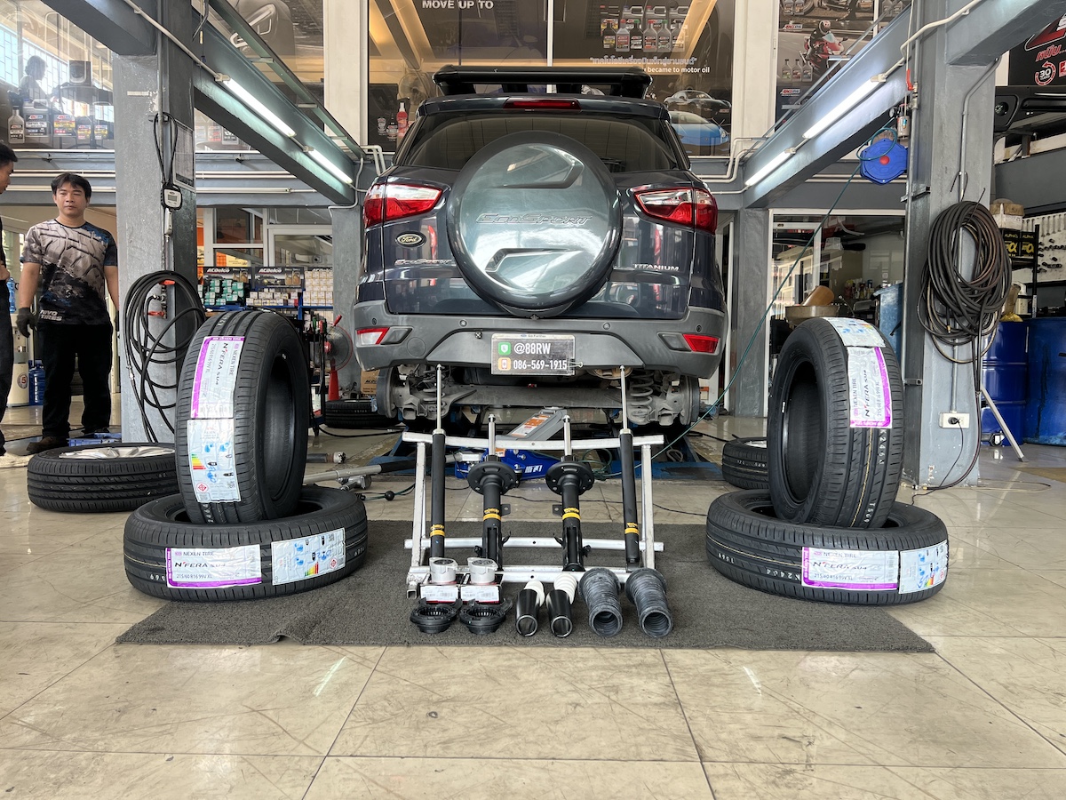 Ford EcoSport | โช้คอัพ Monroe OE Spectrum + ยาง Nexen SU4 | คืนความนุ่มนวล มั่นใจยกชุด - ยางเจริญรุ่งเรือง นนทบุรี Ford EcoSport คันนี้...อัปเกรดความสบายและความปลอดภัยยกชุด! ใครใช้ Ford EcoSport แล้วรู้สึกว่าช่วงล่างเริ่มกระด้าง โยนตัว หรือถึงเวลาเปลี่ยนยางชุดใหม่แล้ว... เราจัดชุดอัปเกรดที่สมบูรณ์แบบเพื่อคืนความนุ่มนวลและมั่นใจให้รถคุณแล้วครับ! งานนี้ครบจบในที่เดียว! โช้คอัพ Monroe OE Spectrum: คืนความ นุ่มนวล สบายสไตล์รถยุโรป ด้วยเทคโนโลยี ICV ช่วยลดเสียงรบกวนและแรงสั่นสะเทือน ยาง Nexen NFERA SU4 (215/60R16): ยางสมรรถนะสูงที่เน้นความ เงียบ และ ยึดเกาะถนน ได้ดีเยี่ยม ทั้งบนถนนแห้งและเปียก บริการครบวงจร: ติดตั้งโช้คอัพ พร้อมเปลี่ยนยาง ตั้งศูนย์ถ่วงล้อ ครบทุกขั้นตอนโดยทีมช่างผู้เชี่ยวชาญ สิ่งที่จะได้รับหลังจากติดตั้ง: ความนุ่มนวลสูงสุด: ฟีลลิ่งการขับขี่ที่สบายขึ้นอย่างเห็นได้ชัด การควบคุมที่มั่นคง: รถเกาะถนนได้ดีขึ้น ไม่โคลงเคลง เข้าโค้งมั่นใจ ความปลอดภัยเต็มพิกัด: ยางและโช้คอัพใหม่ทำงานร่วมกันอย่างสมบูรณ์แบบ ถึงเวลาคืนความนิ่งและความสบายให้ EcoSport ของคุณแล้ว! สอบถามข้อมูลเพิ่มเติม หรือนัดหมายเข้ารับบริการ ️ : 08-6569-1915 ️ : 08-6544-5963 Line id : @88rw Location : https://goo.gl/maps/HrNUAZXPN94KvxZ98 Facebook : https://www.facebook.com/88rwtire #Ford #EcoSport #Monroe #OESpectrum #Nexen #NFERASU4 #ยางรถยนต์ #โช้คอัพ #ช่วงล่าง #ยางเจริญรุ่งเรือง #นนทบุรี #งามวงศ์วาน #ตั้งศูนย์ Ford EcoSport | โช้คอัพ Monroe OE Spectrum + ยาง Nexen SU4 | คืนความนุ่มนวล มั่นใจยกชุด - ยางเจริญรุ่งเรือง นนทบุรี Ford EcoSport คันนี้...อัปเกรดความสบายและความปลอดภัยยกชุด! ใครใช้ Ford EcoSport แล้วรู้สึกว่าช่วงล่างเริ่มกระด้าง โยนตัว หรือถึงเวลาเปลี่ยนยางชุดใหม่แล้ว... เราจัดชุดอัปเกรดที่สมบูรณ์แบบเพื่อคืนความนุ่มนวลและมั่นใจให้รถคุณแล้วครับ! งานนี้ครบจบในที่เดียว! โช้คอัพ Monroe OE Spectrum: คืนความ นุ่มนวล สบายสไตล์รถยุโรป ด้วยเทคโนโลยี ICV ช่วยลดเสียงรบกวนและแรงสั่นสะเทือน ยาง Nexen NFERA SU4 (215/60R16): ยางสมรรถนะสูงที่เน้นความ เงียบ และ ยึดเกาะถนน ได้ดีเยี่ยม ทั้งบนถนนแห้งและเปียก บริการครบวงจร: ติดตั้งโช้คอัพ พร้อมเปลี่ยนยาง ตั้งศูนย์ถ่วงล้อ ครบทุกขั้นตอนโดยทีมช่างผู้เชี่ยวชาญ สิ่งที่จะได้รับหลังจากติดตั้ง: ความนุ่มนวลสูงสุด: ฟีลลิ่งการขับขี่ที่สบายขึ้นอย่างเห็นได้ชัด การควบคุมที่มั่นคง: รถเกาะถนนได้ดีขึ้น ไม่โคลงเคลง เข้าโค้งมั่นใจ ความปลอดภัยเต็มพิกัด: ยางและโช้คอัพใหม่ทำงานร่วมกันอย่างสมบูรณ์แบบ ถึงเวลาคืนความนิ่งและความสบายให้ EcoSport ของคุณแล้ว! สอบถามข้อมูลเพิ่มเติม หรือนัดหมายเข้ารับบริการ ️ : 08-6569-1915 ️ : 08-6544-5963 Line id : @88rw Location : https://goo.gl/maps/HrNUAZXPN94KvxZ98 Facebook : https://www.facebook.com/88rwtire #Ford #EcoSport #Monroe #OESpectrum #Nexen #NFERASU4 #ยางรถยนต์ #โช้คอัพ #ช่วงล่าง #ยางเจริญรุ่งเรือง #นนทบุรี #งามวงศ์วาน #ตั้งศูนย์