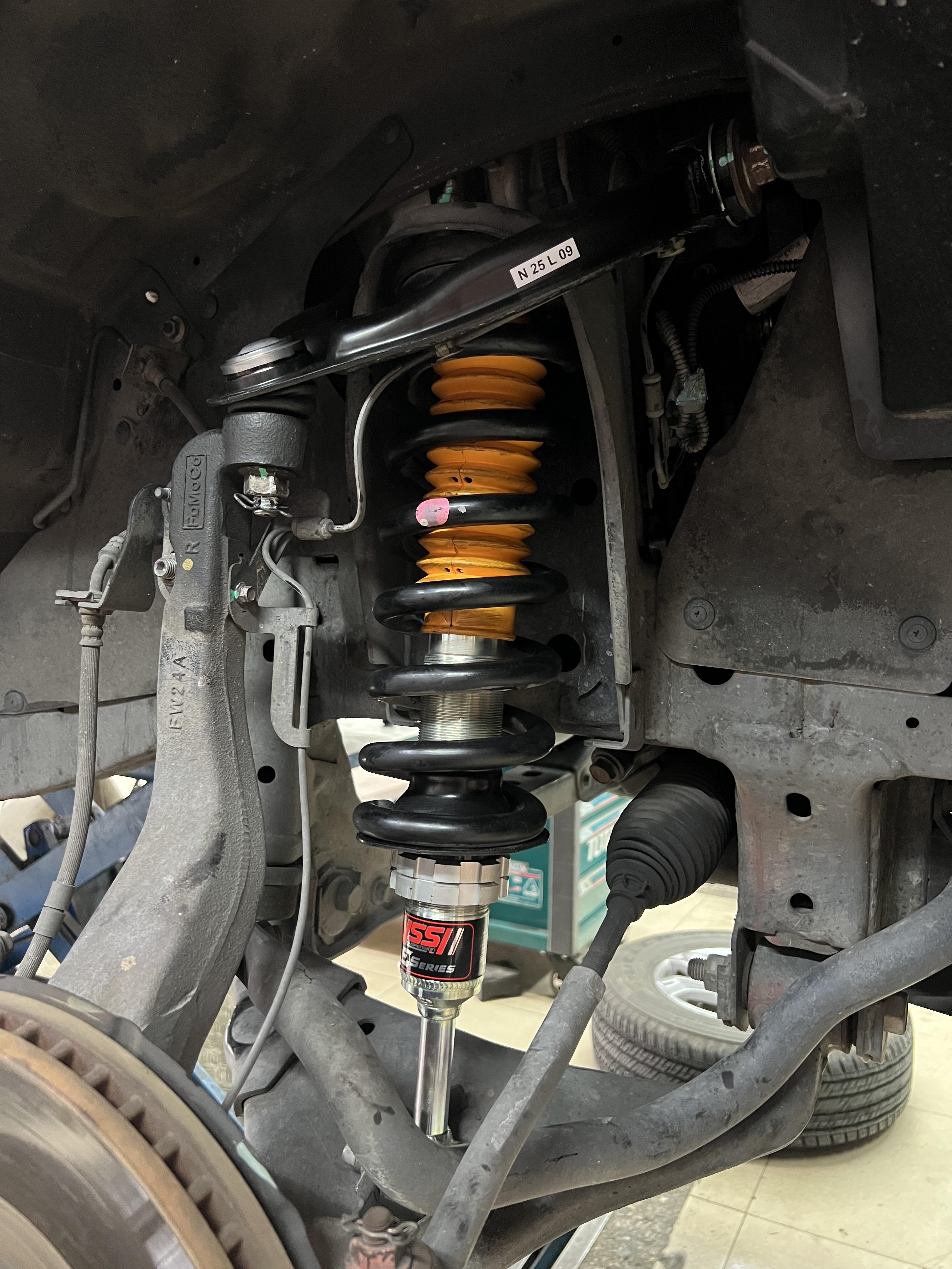 ติดตั้งโช้คอัพ YSS E-Series สำหรับ Ford Ranger T6 ที่ร้านยางเจริญรุ่งเรือง นนทบุรี เปลี่ยนโช้คใช้งานแทนชุดเดิม เทคโนโลยี VVSC เหมาะขับในเมือง พร้อมตั้งศูนย์ Hunter 3D ติดตั้งโช้คอัพ YSS E-Series สำหรับ Ford Ranger T6 ที่ร้านยางเจริญรุ่งเรือง นนทบุรี เปลี่ยนโช้คใช้งานแทนชุดเดิม เทคโนโลยี VVSC เหมาะขับในเมือง พร้อมตั้งศูนย์ Hunter 3D
