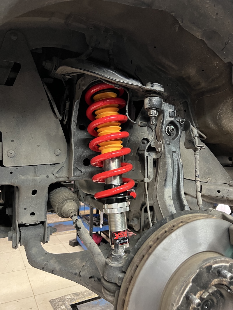 Ford Ranger 2012 จัดชุดอัปเกรด Performance ที่ลงตัวที่สุดให้แล้วครับ! อัปเกรดช่วงล่างและเบรกชุดใหญ่ เพื่อสมรรถนะสูงสุด! โช้คอัพ YSS E-SERIES + สปริง YSS Performance: * หนึบ นิ่ง ขับสบาย: โช้คอัพ Monotube พร้อมสปริง Performance ช่วย ลดอาการโคลงเคลง และซับแรงกระแทกได้ดีเยี่ยม * ทนทานคุ้มค่า: เหมาะสำหรับการใช้งานหนักในชีวิตประจำวันและเดินทางไกล ผ้าเบรก Nexzter PRO SPEC: * แรงเบรกสูง มั่นใจ: ผ้าเบรกเกรดสปอร์ตที่ให้แรงเบรกสูงกว่า OEM อย่างชัดเจน * ทนความร้อนสูง: รองรับอุณหภูมิได้ถึง 600°C ไม่กลัวเบรกเฟดเมื่อใช้งานหนักหรือขับเร็ว สิ่งที่จะได้รับหลังจากติดตั้ง: สมรรถนะที่ยอดเยี่ยม: ช่วงล่างและเบรกที่ทำงานสอดคล้องกันอย่างสมบูรณ์แบบ การควบคุมที่แม่นยำ: เข้าโค้งมั่นใจ ลดอาการโคลงเคลง แม้ขับด้วยความเร็วสูง จบครบในที่เดียว: ติดตั้ง Setup และตั้งศูนย์โดยทีมช่างผู้เชี่ยวชาญ เหมาะสำหรับใคร? เจ้าของ Ranger ที่ต้องการ Performance ที่ดีที่สุด ทั้งเรื่องการขับขี่และการหยุดรถ ผู้ที่ต้องการความมั่นใจในการขับขี่ที่เหนือกว่ามาตรฐานเดิม ยกระดับรถกระบะของคุณให้เหนือกว่าใคร! นัดหมายเข้ารับบริการได้เลยครับ สอบถามข้อมูลเพิ่มเติม หรือนัดหมายเข้ารับบริการ ️ : 08-6569-1915 ️ : 08-6544-5963 Line id : @88rw Location : https://goo.gl/maps/HrNUAZXPN94KvxZ98 Facebook : https://www.facebook.com/88rwtire #Ford #Ranger #YSS #ESeries #Nexzter #PROSPEC #โช้คอัพ #ผ้าเบรก #ช่วงล่าง #ยางเจริญรุ่งเรือง #นนทบุรี #งามวงศ์วาน Ford Ranger 2012 จัดชุดอัปเกรด Performance ที่ลงตัวที่สุดให้แล้วครับ! อัปเกรดช่วงล่างและเบรกชุดใหญ่ เพื่อสมรรถนะสูงสุด! โช้คอัพ YSS E-SERIES + สปริง YSS Performance: * หนึบ นิ่ง ขับสบาย: โช้คอัพ Monotube พร้อมสปริง Performance ช่วย ลดอาการโคลงเคลง และซับแรงกระแทกได้ดีเยี่ยม * ทนทานคุ้มค่า: เหมาะสำหรับการใช้งานหนักในชีวิตประจำวันและเดินทางไกล ผ้าเบรก Nexzter PRO SPEC: * แรงเบรกสูง มั่นใจ: ผ้าเบรกเกรดสปอร์ตที่ให้แรงเบรกสูงกว่า OEM อย่างชัดเจน * ทนความร้อนสูง: รองรับอุณหภูมิได้ถึง 600°C ไม่กลัวเบรกเฟดเมื่อใช้งานหนักหรือขับเร็ว สิ่งที่จะได้รับหลังจากติดตั้ง: สมรรถนะที่ยอดเยี่ยม: ช่วงล่างและเบรกที่ทำงานสอดคล้องกันอย่างสมบูรณ์แบบ การควบคุมที่แม่นยำ: เข้าโค้งมั่นใจ ลดอาการโคลงเคลง แม้ขับด้วยความเร็วสูง จบครบในที่เดียว: ติดตั้ง Setup และตั้งศูนย์โดยทีมช่างผู้เชี่ยวชาญ เหมาะสำหรับใคร? เจ้าของ Ranger ที่ต้องการ Performance ที่ดีที่สุด ทั้งเรื่องการขับขี่และการหยุดรถ ผู้ที่ต้องการความมั่นใจในการขับขี่ที่เหนือกว่ามาตรฐานเดิม ยกระดับรถกระบะของคุณให้เหนือกว่าใคร! นัดหมายเข้ารับบริการได้เลยครับ สอบถามข้อมูลเพิ่มเติม หรือนัดหมายเข้ารับบริการ ️ : 08-6569-1915 ️ : 08-6544-5963 Line id : @88rw Location : https://goo.gl/maps/HrNUAZXPN94KvxZ98 Facebook : https://www.facebook.com/88rwtire #Ford #Ranger #YSS #ESeries #Nexzter #PROSPEC #โช้คอัพ #ผ้าเบรก #ช่วงล่าง #ยางเจริญรุ่งเรือง #นนทบุรี #งามวงศ์วาน