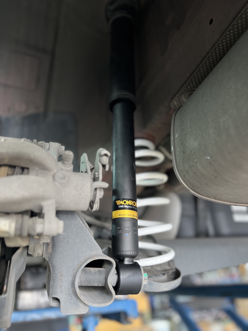 MG ZS | โช้คอัพ Monroe OE Spectrum + สปริง YSS Comfort | อัปเกรดความนุ่มสบาย ลดอาการดีด - ยางเจริญรุ่งเรือง MG ZS คันนี้...จบปัญหารถกระด้าง! อัปเกรดสู่ความนุ่มสบายขั้นสุด! ใครใช้ MG ZS แล้วรู้สึกว่าช่วงล่างยัง แข็งกระด้าง, ดีด หรือต้องการความนุ่มนวลที่มากกว่าเดิม... ถึงเวลาเปลี่ยนชุดอัปเกรดที่มอบความสบายสไตล์รถยุโรปแล้วครับ! เราจัดชุดอัปเกรดที่สมบูรณ์แบบเพื่อความสบายสูงสุด! โช้คอัพ Monroe OE Spectrum: คืนความ นุ่มนวล สบายสไตล์รถยุโรป ด้วยเทคโนโลยี ICV ช่วยลดเสียงและแรงสั่นสะเทือน สปริง YSS Comfort: สปริงคุณภาพสูงที่ออกแบบมาเพื่อ เพิ่มความนุ่ม และลดอาการดีดของรถได้อย่างชัดเจน จบครบในที่เดียว: ติดตั้งโดยทีมช่างผู้เชี่ยวชาญ พร้อมบริการ ตั้งศูนย์ (Hunter) ที่แม่นยำ สิ่งที่จะได้รับหลังจากติดตั้ง: ความนุ่มนวลระดับพรีเมียม: ฟีลลิ่งการขับขี่ที่นุ่มสบายและยืดหยุ่นสูง ไร้กังวลเรื่องเสียง: การทำงานที่เงียบและนุ่มนวล ลดความกระด้างจากช่วงล่าง ความมั่นคงที่เพิ่มขึ้น: รถทรงตัวได้นิ่งขึ้น ลดอาการโคลงเคลง เข้าโค้งมั่นใจ เหมาะสำหรับใคร? เจ้าของ MG ZS ที่เน้น ความสบายสูงสุด ในการขับขี่ประจำวัน ผู้ที่ต้องการอัปเกรดช่วงล่างให้มีความมั่นคง ปลอดภัย และนุ่มนวลยิ่งขึ้น เปลี่ยนรถคุณให้ขับขี่สบายและปลอดภัยกว่าเดิม! ชุดนี้คือคำตอบที่ลงตัวครับ สอบถามข้อมูลเพิ่มเติม หรือนัดหมายเข้ารับบริการ ️ : 08-6569-1915 ️ : 08-6544-5963 Line id : @88rw Location : https://goo.gl/maps/HrNUAZXPN94KvxZ98 Facebook : https://www.facebook.com/88rwtire #MG #MGZS #Monroe #OESpectrum #YSS #YSSComfort #โช้คอัพ #ช่วงล่าง #ยางเจริญรุ่งเรือง #นนทบุรี #งามวงศ์วาน #ตั้งศูนย์ #อะไหล่ช่วงล่าง MG ZS | โช้คอัพ Monroe OE Spectrum + สปริง YSS Comfort | อัปเกรดความนุ่มสบาย ลดอาการดีด - ยางเจริญรุ่งเรือง MG ZS คันนี้...จบปัญหารถกระด้าง! อัปเกรดสู่ความนุ่มสบายขั้นสุด! ใครใช้ MG ZS แล้วรู้สึกว่าช่วงล่างยัง แข็งกระด้าง, ดีด หรือต้องการความนุ่มนวลที่มากกว่าเดิม... ถึงเวลาเปลี่ยนชุดอัปเกรดที่มอบความสบายสไตล์รถยุโรปแล้วครับ! เราจัดชุดอัปเกรดที่สมบูรณ์แบบเพื่อความสบายสูงสุด! โช้คอัพ Monroe OE Spectrum: คืนความ นุ่มนวล สบายสไตล์รถยุโรป ด้วยเทคโนโลยี ICV ช่วยลดเสียงและแรงสั่นสะเทือน สปริง YSS Comfort: สปริงคุณภาพสูงที่ออกแบบมาเพื่อ เพิ่มความนุ่ม และลดอาการดีดของรถได้อย่างชัดเจน จบครบในที่เดียว: ติดตั้งโดยทีมช่างผู้เชี่ยวชาญ พร้อมบริการ ตั้งศูนย์ (Hunter) ที่แม่นยำ สิ่งที่จะได้รับหลังจากติดตั้ง: ความนุ่มนวลระดับพรีเมียม: ฟีลลิ่งการขับขี่ที่นุ่มสบายและยืดหยุ่นสูง ไร้กังวลเรื่องเสียง: การทำงานที่เงียบและนุ่มนวล ลดความกระด้างจากช่วงล่าง ความมั่นคงที่เพิ่มขึ้น: รถทรงตัวได้นิ่งขึ้น ลดอาการโคลงเคลง เข้าโค้งมั่นใจ เหมาะสำหรับใคร? เจ้าของ MG ZS ที่เน้น ความสบายสูงสุด ในการขับขี่ประจำวัน ผู้ที่ต้องการอัปเกรดช่วงล่างให้มีความมั่นคง ปลอดภัย และนุ่มนวลยิ่งขึ้น เปลี่ยนรถคุณให้ขับขี่สบายและปลอดภัยกว่าเดิม! ชุดนี้คือคำตอบที่ลงตัวครับ สอบถามข้อมูลเพิ่มเติม หรือนัดหมายเข้ารับบริการ ️ : 08-6569-1915 ️ : 08-6544-5963 Line id : @88rw Location : https://goo.gl/maps/HrNUAZXPN94KvxZ98 Facebook : https://www.facebook.com/88rwtire #MG #MGZS #Monroe #OESpectrum #YSS #YSSComfort #โช้คอัพ #ช่วงล่าง #ยางเจริญรุ่งเรือง #นนทบุรี #งามวงศ์วาน #ตั้งศูนย์ #อะไหล่ช่วงล่าง