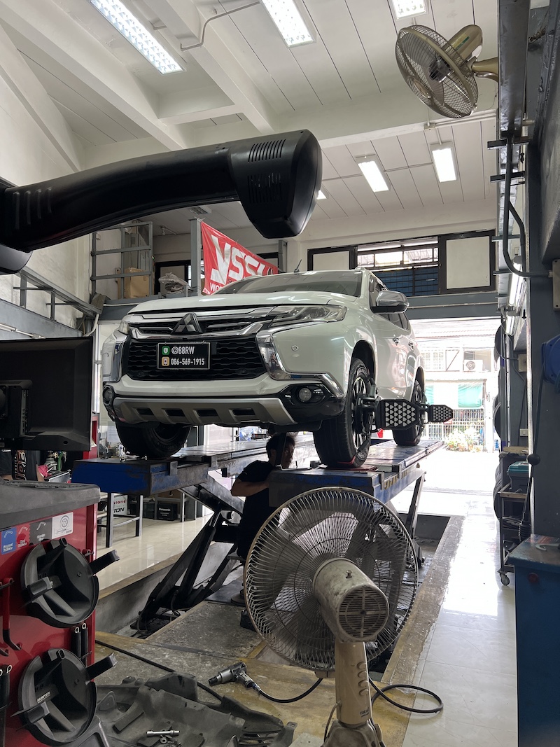 Mitsubishi Pajero | อัปเกรด YSS DTG Plus สู่ YSS Z-Series ตัวท็อป | หนึบ 25 ระดับสุดพรีเมียม - ยางเจริญรุ่งเรือง Pajero คันนี้...ตอกย้ำความมั่นใจ! อัปเกรดจาก YSS DTG PLUS สู่ YSS Z SERIES ! ขอบคุณลูกค้า Pajero ที่ไว้วางใจให้เราดูแลช่วงล่างมาอย่างต่อเนื่อง! วันนี้โช้คอัพ YSS DTG Plus ที่เคยติดตั้งไปเริ่มเสื่อมรั่ว ได้เวลา อัปเกรดชุดใหม่ สู่สมรรถนะที่เหนือกว่า! จัดเต็ม! เปลี่ยนโช้คอัพ YSS Z-Series Full Set ติดตั้งกับสปริง YSS Performance เดิม สิ่งที่จะได้รับหลังจากติดตั้ง (เหนือกว่าชุดเดิม): นิ่ง นุ่ม หนึบ สมบูรณ์แบบ: โช้คอัพ YSS Z-Series (Monotube ตัวท็อป) มอบฟีลลิ่งการขับขี่ที่เหนือกว่า DTG Plus อย่างชัดเจน ปรับได้ละเอียด 25 ระดับ: ปรับจูน Rebound ได้ละเอียดกว่าเดิมมาก เพื่อหาค่าที่ลงตัวที่สุดสำหรับทุกย่านความเร็วและทุกการบรรทุก วัสดุเกรดพรีเมียม: โครงสร้างแข็งแรง ระบายความร้อนได้ดีเยี่ยม ทำให้สมรรถนะคงที่ตลอดการเดินทางไกล คุ้มค่าระยะยาว: แม้ DTG Plus จะซ่อมบำรุงไม่ได้ แต่ Z-Series (ตัวท็อป) ออกแบบมาเพื่อ สมรรถนะสูงสุด และความทนทานในระดับพรีเมียม เหมาะสำหรับใคร? ลูกค้าที่เคยใช้ DTG Plus แล้วชอบฟีลลิ่ง YSS แต่ต้องการความนิ่งและรายละเอียดการปรับจูนที่มากกว่า ผู้ที่ต้องการ Performance สูงสุดสำหรับการขับขี่รถ PPV ยกระดับรถคุณให้เหนือกว่าใคร! นัดหมายเข้ารับบริการได้เลยครับ สอบถามข้อมูลเพิ่มเติม หรือนัดหมายเข้ารับบริการ ️ : 08-6569-1915 ️ : 08-6544-5963 Line id : @88rw Location : https://goo.gl/maps/HrNUAZXPN94KvxZ98 Facebook : https://www.facebook.com/88rwtire #Mitsubishi #Pajero #YSS #ZSeries #YSSSuspension #โช้คอัพ #ช่วงล่าง #อัปเกรดโช้คอัพ #ยางเจริญรุ่งเรือง #นนทบุรี #งามวงศ์วาน #ตั้งศูนย์ #Monotube Mitsubishi Pajero | อัปเกรด YSS DTG Plus สู่ YSS Z-Series ตัวท็อป | หนึบ 25 ระดับสุดพรีเมียม - ยางเจริญรุ่งเรือง Pajero คันนี้...ตอกย้ำความมั่นใจ! อัปเกรดจาก YSS DTG PLUS สู่ YSS Z SERIES ! ขอบคุณลูกค้า Pajero ที่ไว้วางใจให้เราดูแลช่วงล่างมาอย่างต่อเนื่อง! วันนี้โช้คอัพ YSS DTG Plus ที่เคยติดตั้งไปเริ่มเสื่อมรั่ว ได้เวลา อัปเกรดชุดใหม่ สู่สมรรถนะที่เหนือกว่า! จัดเต็ม! เปลี่ยนโช้คอัพ YSS Z-Series Full Set ติดตั้งกับสปริง YSS Performance เดิม สิ่งที่จะได้รับหลังจากติดตั้ง (เหนือกว่าชุดเดิม): นิ่ง นุ่ม หนึบ สมบูรณ์แบบ: โช้คอัพ YSS Z-Series (Monotube ตัวท็อป) มอบฟีลลิ่งการขับขี่ที่เหนือกว่า DTG Plus อย่างชัดเจน ปรับได้ละเอียด 25 ระดับ: ปรับจูน Rebound ได้ละเอียดกว่าเดิมมาก เพื่อหาค่าที่ลงตัวที่สุดสำหรับทุกย่านความเร็วและทุกการบรรทุก วัสดุเกรดพรีเมียม: โครงสร้างแข็งแรง ระบายความร้อนได้ดีเยี่ยม ทำให้สมรรถนะคงที่ตลอดการเดินทางไกล คุ้มค่าระยะยาว: แม้ DTG Plus จะซ่อมบำรุงไม่ได้ แต่ Z-Series (ตัวท็อป) ออกแบบมาเพื่อ สมรรถนะสูงสุด และความทนทานในระดับพรีเมียม เหมาะสำหรับใคร? ลูกค้าที่เคยใช้ DTG Plus แล้วชอบฟีลลิ่ง YSS แต่ต้องการความนิ่งและรายละเอียดการปรับจูนที่มากกว่า ผู้ที่ต้องการ Performance สูงสุดสำหรับการขับขี่รถ PPV ยกระดับรถคุณให้เหนือกว่าใคร! นัดหมายเข้ารับบริการได้เลยครับ สอบถามข้อมูลเพิ่มเติม หรือนัดหมายเข้ารับบริการ ️ : 08-6569-1915 ️ : 08-6544-5963 Line id : @88rw Location : https://goo.gl/maps/HrNUAZXPN94KvxZ98 Facebook : https://www.facebook.com/88rwtire #Mitsubishi #Pajero #YSS #ZSeries #YSSSuspension #โช้คอัพ #ช่วงล่าง #อัปเกรดโช้คอัพ #ยางเจริญรุ่งเรือง #นนทบุรี #งามวงศ์วาน #ตั้งศูนย์ #Monotube