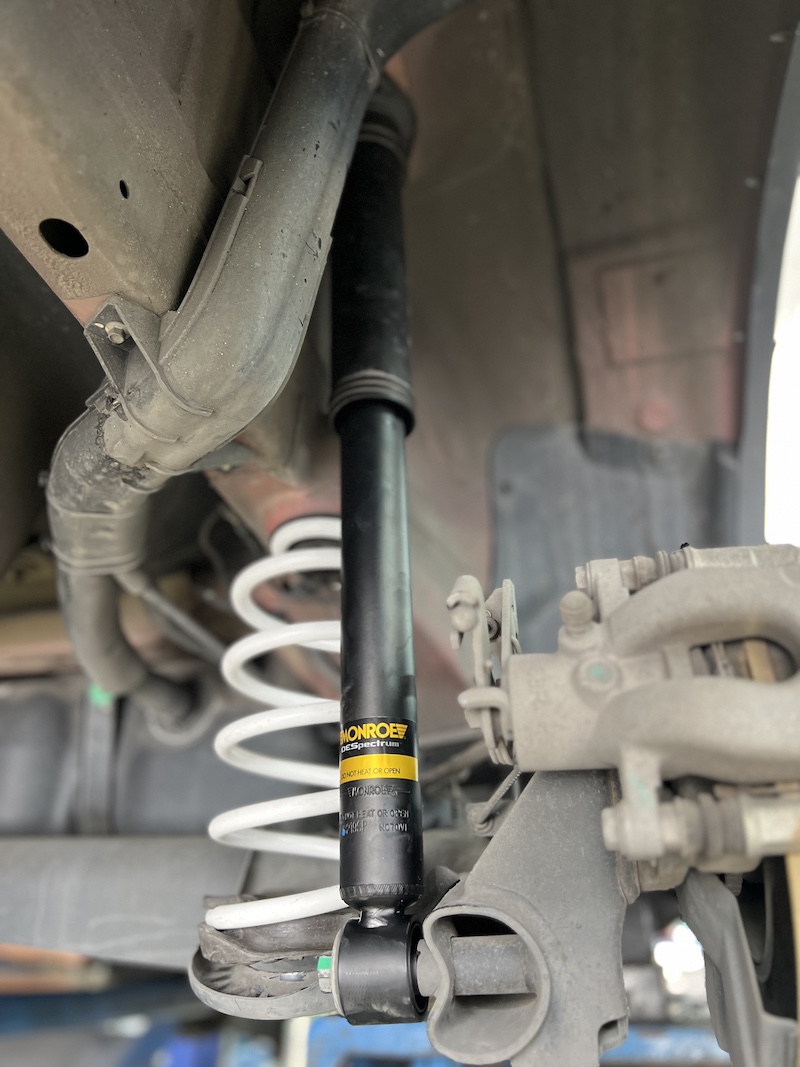 MG ZS | โช้คอัพ Monroe OE Spectrum + สปริง YSS Comfort | อัปเกรดความนุ่มสบาย ลดอาการดีด - ยางเจริญรุ่งเรือง MG ZS คันนี้...จบปัญหารถกระด้าง! อัปเกรดสู่ความนุ่มสบายขั้นสุด! ใครใช้ MG ZS แล้วรู้สึกว่าช่วงล่างยัง แข็งกระด้าง, ดีด หรือต้องการความนุ่มนวลที่มากกว่าเดิม... ถึงเวลาเปลี่ยนชุดอัปเกรดที่มอบความสบายสไตล์รถยุโรปแล้วครับ! เราจัดชุดอัปเกรดที่สมบูรณ์แบบเพื่อความสบายสูงสุด! โช้คอัพ Monroe OE Spectrum: คืนความ นุ่มนวล สบายสไตล์รถยุโรป ด้วยเทคโนโลยี ICV ช่วยลดเสียงและแรงสั่นสะเทือน สปริง YSS Comfort: สปริงคุณภาพสูงที่ออกแบบมาเพื่อ เพิ่มความนุ่ม และลดอาการดีดของรถได้อย่างชัดเจน จบครบในที่เดียว: ติดตั้งโดยทีมช่างผู้เชี่ยวชาญ พร้อมบริการ ตั้งศูนย์ (Hunter) ที่แม่นยำ สิ่งที่จะได้รับหลังจากติดตั้ง: ความนุ่มนวลระดับพรีเมียม: ฟีลลิ่งการขับขี่ที่นุ่มสบายและยืดหยุ่นสูง ไร้กังวลเรื่องเสียง: การทำงานที่เงียบและนุ่มนวล ลดความกระด้างจากช่วงล่าง ความมั่นคงที่เพิ่มขึ้น: รถทรงตัวได้นิ่งขึ้น ลดอาการโคลงเคลง เข้าโค้งมั่นใจ เหมาะสำหรับใคร? เจ้าของ MG ZS ที่เน้น ความสบายสูงสุด ในการขับขี่ประจำวัน ผู้ที่ต้องการอัปเกรดช่วงล่างให้มีความมั่นคง ปลอดภัย และนุ่มนวลยิ่งขึ้น เปลี่ยนรถคุณให้ขับขี่สบายและปลอดภัยกว่าเดิม! ชุดนี้คือคำตอบที่ลงตัวครับ สอบถามข้อมูลเพิ่มเติม หรือนัดหมายเข้ารับบริการ ️ : 08-6569-1915 ️ : 08-6544-5963 Line id : @88rw Location : https://goo.gl/maps/HrNUAZXPN94KvxZ98 Facebook : https://www.facebook.com/88rwtire #MG #MGZS #Monroe #OESpectrum #YSS #YSSComfort #โช้คอัพ #ช่วงล่าง #ยางเจริญรุ่งเรือง #นนทบุรี #งามวงศ์วาน #ตั้งศูนย์ #อะไหล่ช่วงล่าง MG ZS | โช้คอัพ Monroe OE Spectrum + สปริง YSS Comfort | อัปเกรดความนุ่มสบาย ลดอาการดีด - ยางเจริญรุ่งเรือง MG ZS คันนี้...จบปัญหารถกระด้าง! อัปเกรดสู่ความนุ่มสบายขั้นสุด! ใครใช้ MG ZS แล้วรู้สึกว่าช่วงล่างยัง แข็งกระด้าง, ดีด หรือต้องการความนุ่มนวลที่มากกว่าเดิม... ถึงเวลาเปลี่ยนชุดอัปเกรดที่มอบความสบายสไตล์รถยุโรปแล้วครับ! เราจัดชุดอัปเกรดที่สมบูรณ์แบบเพื่อความสบายสูงสุด! โช้คอัพ Monroe OE Spectrum: คืนความ นุ่มนวล สบายสไตล์รถยุโรป ด้วยเทคโนโลยี ICV ช่วยลดเสียงและแรงสั่นสะเทือน สปริง YSS Comfort: สปริงคุณภาพสูงที่ออกแบบมาเพื่อ เพิ่มความนุ่ม และลดอาการดีดของรถได้อย่างชัดเจน จบครบในที่เดียว: ติดตั้งโดยทีมช่างผู้เชี่ยวชาญ พร้อมบริการ ตั้งศูนย์ (Hunter) ที่แม่นยำ สิ่งที่จะได้รับหลังจากติดตั้ง: ความนุ่มนวลระดับพรีเมียม: ฟีลลิ่งการขับขี่ที่นุ่มสบายและยืดหยุ่นสูง ไร้กังวลเรื่องเสียง: การทำงานที่เงียบและนุ่มนวล ลดความกระด้างจากช่วงล่าง ความมั่นคงที่เพิ่มขึ้น: รถทรงตัวได้นิ่งขึ้น ลดอาการโคลงเคลง เข้าโค้งมั่นใจ เหมาะสำหรับใคร? เจ้าของ MG ZS ที่เน้น ความสบายสูงสุด ในการขับขี่ประจำวัน ผู้ที่ต้องการอัปเกรดช่วงล่างให้มีความมั่นคง ปลอดภัย และนุ่มนวลยิ่งขึ้น เปลี่ยนรถคุณให้ขับขี่สบายและปลอดภัยกว่าเดิม! ชุดนี้คือคำตอบที่ลงตัวครับ สอบถามข้อมูลเพิ่มเติม หรือนัดหมายเข้ารับบริการ ️ : 08-6569-1915 ️ : 08-6544-5963 Line id : @88rw Location : https://goo.gl/maps/HrNUAZXPN94KvxZ98 Facebook : https://www.facebook.com/88rwtire #MG #MGZS #Monroe #OESpectrum #YSS #YSSComfort #โช้คอัพ #ช่วงล่าง #ยางเจริญรุ่งเรือง #นนทบุรี #งามวงศ์วาน #ตั้งศูนย์ #อะไหล่ช่วงล่าง