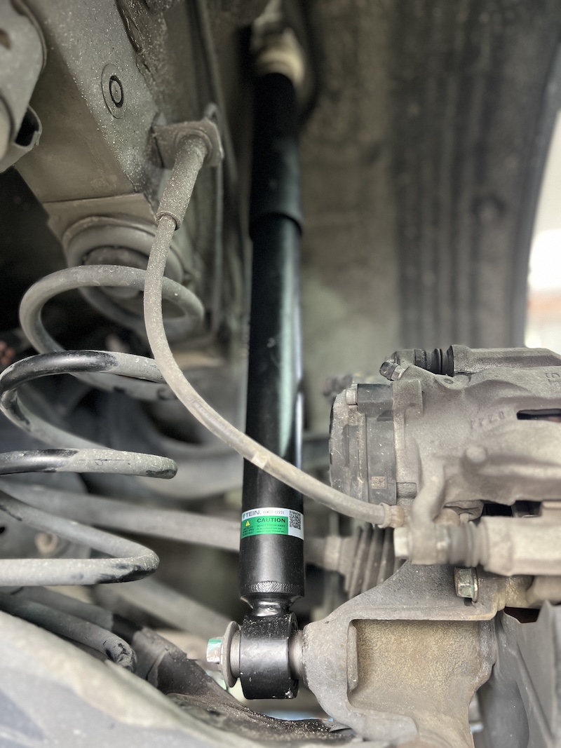 Mazda CX-5 KF | โช้คอัพ Tein EnduraPro Basic | คืนความหนึบแน่นสไตล์สปอร์ต - ยางเจริญรุ่งเรือง นนทบุรี Mazda CX-5 (KF) คันนี้...อัปเกรดความหนึบ คืนฟีลลิ่งสปอร์ต! ใครใช้ Mazda CX-5 (KF) แล้วรู้สึกว่าช่วงล่างเริ่มยวบยาบ โยนตัวมาก หรือไม่มั่นใจเมื่อเข้าโค้ง... ถึงเวลาเปลี่ยนโช้คอัพใหม่ เพื่อการขับขี่ที่มั่นใจและสบายกว่าที่เคย! เราขอแนะนำชุดอัปเกรดโช้คอัพที่ครบจบในชุดเดียว! ติดตั้งโช้คอัพ Tein EnduraPro Basic พร้อมอะไหล่ส่วนควบใหม่ครบชุด สิ่งที่จะได้รับหลังจากติดตั้ง: ฟีลลิ่งหนึบแน่นสไตล์ญี่ปุ่น: โช้คอัพ Tein EnduraPro Basic ให้ความหนึบแน่นที่เหนือกว่าโช้คเดิม แต่ยังคงความนุ่มนวลไว้ เทคโนโลยี H.B.S.: ช่วยดูดซับแรงกระแทกในจังหวะยุบตัวสุด ลดอาการกระดอนเมื่อเจอหลุมหรือคอสะพาน คุณภาพมาตรฐาน OEM: ผลิตจากวัสดุคุณภาพสูง ทนทาน และติดตั้งแทนของเดิมได้ทันที ไม่ต้องดัดแปลง ความมั่นคงที่เพิ่มขึ้น: รถทรงตัวได้นิ่งขึ้น เข้าโค้งมั่นใจ ลดอาการโคลงเคลงของรถ SUV เหมาะสำหรับใคร? เจ้าของ CX-5 KF ที่ต้องการความหนึบและมั่นคงในการขับขี่ประจำวัน ผู้ที่ต้องการอัปเกรดความทนทานและความปลอดภัยของช่วงล่าง โดยไม่ต้องการโหลดเตี้ย สำหรับเจ้าของ CX-5 ที่อยากได้ฟีลลิ่งขับขี่ที่มั่นใจกว่าเดิม Tein EnduraPro Basic คือคำตอบ! สอบถามข้อมูลเพิ่มเติม หรือนัดหมายเข้ารับบริการ ️ : 08-6569-1915 ️ : 08-6544-5963 Line id : @88rw Location : https://goo.gl/maps/HrNUAZXPN94KvxZ98 Facebook : https://www.facebook.com/88rwtire #Mazda #CX5 #CX5KF #Tein #EnduraPro #โช้คอัพ #ช่วงล่าง #ยางเจริญรุ่งเรือง #นนทบุรี #งามวงศ์วาน #ตั้งศูนย์ #อะไหล่ช่วงล่าง Mazda CX-5 KF | โช้คอัพ Tein EnduraPro Basic | คืนความหนึบแน่นสไตล์สปอร์ต - ยางเจริญรุ่งเรือง นนทบุรี Mazda CX-5 (KF) คันนี้...อัปเกรดความหนึบ คืนฟีลลิ่งสปอร์ต! ใครใช้ Mazda CX-5 (KF) แล้วรู้สึกว่าช่วงล่างเริ่มยวบยาบ โยนตัวมาก หรือไม่มั่นใจเมื่อเข้าโค้ง... ถึงเวลาเปลี่ยนโช้คอัพใหม่ เพื่อการขับขี่ที่มั่นใจและสบายกว่าที่เคย! เราขอแนะนำชุดอัปเกรดโช้คอัพที่ครบจบในชุดเดียว! ติดตั้งโช้คอัพ Tein EnduraPro Basic พร้อมอะไหล่ส่วนควบใหม่ครบชุด สิ่งที่จะได้รับหลังจากติดตั้ง: ฟีลลิ่งหนึบแน่นสไตล์ญี่ปุ่น: โช้คอัพ Tein EnduraPro Basic ให้ความหนึบแน่นที่เหนือกว่าโช้คเดิม แต่ยังคงความนุ่มนวลไว้ เทคโนโลยี H.B.S.: ช่วยดูดซับแรงกระแทกในจังหวะยุบตัวสุด ลดอาการกระดอนเมื่อเจอหลุมหรือคอสะพาน คุณภาพมาตรฐาน OEM: ผลิตจากวัสดุคุณภาพสูง ทนทาน และติดตั้งแทนของเดิมได้ทันที ไม่ต้องดัดแปลง ความมั่นคงที่เพิ่มขึ้น: รถทรงตัวได้นิ่งขึ้น เข้าโค้งมั่นใจ ลดอาการโคลงเคลงของรถ SUV เหมาะสำหรับใคร? เจ้าของ CX-5 KF ที่ต้องการความหนึบและมั่นคงในการขับขี่ประจำวัน ผู้ที่ต้องการอัปเกรดความทนทานและความปลอดภัยของช่วงล่าง โดยไม่ต้องการโหลดเตี้ย สำหรับเจ้าของ CX-5 ที่อยากได้ฟีลลิ่งขับขี่ที่มั่นใจกว่าเดิม Tein EnduraPro Basic คือคำตอบ! สอบถามข้อมูลเพิ่มเติม หรือนัดหมายเข้ารับบริการ ️ : 08-6569-1915 ️ : 08-6544-5963 Line id : @88rw Location : https://goo.gl/maps/HrNUAZXPN94KvxZ98 Facebook : https://www.facebook.com/88rwtire #Mazda #CX5 #CX5KF #Tein #EnduraPro #โช้คอัพ #ช่วงล่าง #ยางเจริญรุ่งเรือง #นนทบุรี #งามวงศ์วาน #ตั้งศูนย์ #อะไหล่ช่วงล่าง