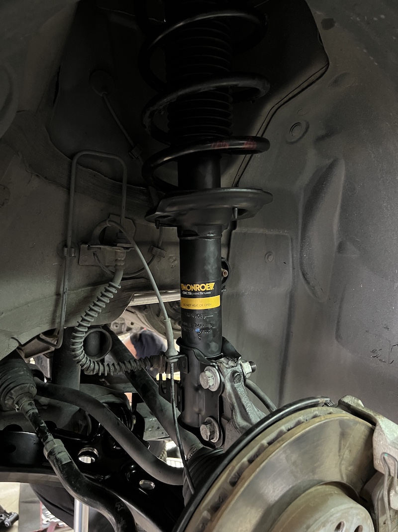 MG ZS EV | โช้คอัพ Monroe OE Spectrum | คืนความนุ่มนวล ลดอาการดีด/โคลง - ยางเจริญรุ่งเรือง นนทบุรี  MG ZS EV คันนี้...อัปเกรดความสบายให้เหนือกว่า!   ใครใช้ MG ZS EV แล้วรู้สึกว่าช่วงล่างยัง แข็งกระด้าง หรือต้องการความนุ่มนวลและมั่นใจที่ลงตัว... ถึงเวลาเปลี่ยนโช้คอัพใหม่ เพื่อความมั่นใจและสบายกว่าที่เคย!  เราขอแนะนำชุดอัปเกรดที่ครบจบในชุดเดียว! ติดตั้งโช้คอัพ Monroe OE Spectrum พร้อมอะไหล่ส่วนควบใหม่ครบชุด  สิ่งที่จะได้รับหลังจากติดตั้ง:  ฟีลลิ่งแบบรถยุโรป: โช้คอัพ Monroe OE Spectrum ให้ความ นุ่มนวล และยืดหยุ่นสูง ขับสบายในทุกสภาพถนน  ไร้กังวลเรื่องเสียง: เทคโนโลยี ICV ช่วยลดแรงสั่นสะเทือนและเสียงรบกวนในห้องโดยสาร ทำให้การขับขี่เงียบขึ้น  ทนทานกว่าเดิม: ผลิตด้วยวัสดุคุณภาพสูง ทนทานต่อการใช้งาน และยืดอายุการใช้งานของช่วงล่าง  ความมั่นคงที่เพิ่มขึ้น: รถทรงตัวได้นิ่งขึ้น ลดอาการโคลงเคลง เข้าโค้งมั่นใจ (สำคัญต่อรถ EV ที่มีน้ำหนักมาก)  เหมาะสำหรับใคร?  เจ้าของ MG ZS EV ที่ต้องการความสบายในการขับขี่ประจำวัน  ผู้ที่ต้องการอัปเกรดช่วงล่างให้มีความมั่นคง ปลอดภัย และนุ่มนวลยิ่งขึ้น   สำหรับเจ้าของ MG ZS EV ที่อยากได้ฟีลลิ่งขับขี่ที่สบายขึ้น แต่มั่นใจกว่าเดิม Monroe OE Spectrum คือคำตอบ!   สอบถามข้อมูลเพิ่มเติม หรือนัดหมายเข้ารับบริการ ️ : 08-6569-1915 ️ : 08-6544-5963  Line id : @88rw  Location : https://goo.gl/maps/HrNUAZXPN94KvxZ98  Facebook : https://www.facebook.com/88rwtire  #MG #MGZSEV #รถEV #Monroe #OESpectrum #โช้คอัพ #ช่วงล่าง #ยางเจริญรุ่งเรือง #นนทบุรี #งามวงศ์วาน #ตั้งศูนย์ #อะไหล่ช่วงล่าง