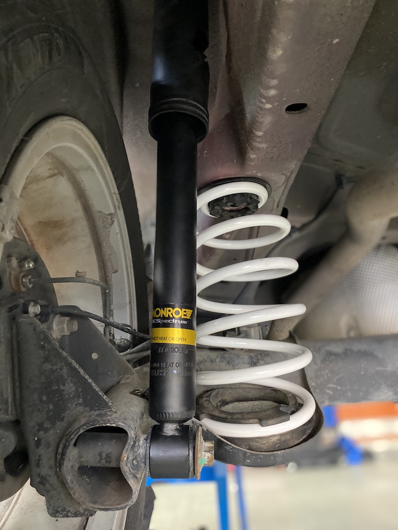 MG 3 | โช้ค Monroe OE Spectrum + สปริง YSS Comfort | อัปเกรดความนุ่มสบาย ลดอาการดีด - ยางเจริญรุ่งเรือง นนทบุรี MG 3 คันนี้...จบปัญหารถกระด้าง! อัปเกรดความสบายขั้นสุด! ใครใช้ MG 3 แล้วรู้สึกว่าช่วงล่างยัง แข็งกระด้าง, ดีด หรือต้องการความนุ่มนวลที่มากกว่าเดิม... ถึงเวลาเปลี่ยนชุดอัปเกรดที่มอบความสบายสไตล์รถยุโรปแล้วครับ! เราจัดชุดอัปเกรดที่สมบูรณ์แบบเพื่อความสบายสูงสุด! โช้คอัพ Monroe OE Spectrum: คืนความ นุ่มนวล สบายสไตล์รถยุโรป ด้วยเทคโนโลยี ICV ช่วยลดเสียงและแรงสั่นสะเทือน สปริง YSS Comfort: สปริงคุณภาพสูงที่ออกแบบมาเพื่อ เพิ่มความนุ่ม และลดอาการดีดของรถได้อย่างชัดเจน จบครบในที่เดียว: ติดตั้งโดยทีมช่างผู้เชี่ยวชาญ พร้อมบริการ ตั้งศูนย์ (Hunter) ที่แม่นยำ สิ่งที่จะได้รับหลังจากติดตั้ง: ความนุ่มนวลระดับพรีเมียม: ฟีลลิ่งการขับขี่ที่นุ่มสบายและยืดหยุ่นสูง ไร้กังวลเรื่องความกระด้าง: ลดอาการดีดและโคลงเคลงของรถเล็ก ความมั่นคงที่เพิ่มขึ้น: รถทรงตัวได้นิ่งขึ้น เข้าโค้งมั่นใจ เหมาะสำหรับใคร? เจ้าของ MG 3 ที่เน้น ความสบายสูงสุด ในการขับขี่ประจำวัน ผู้ที่ต้องการอัปเกรดช่วงล่างให้มีความมั่นคง ปลอดภัย และนุ่มนวลยิ่งขึ้น เปลี่ยนรถคุณให้ขับขี่สบายและปลอดภัยกว่าเดิม! ชุดนี้คือคำตอบที่ลงตัวครับ สอบถามข้อมูลเพิ่มเติม หรือนัดหมายเข้ารับบริการ ️ : 08-6569-1915 ️ : 08-6544-5963 Line id : @88rw Location : https://goo.gl/maps/HrNUAZXPN94KvxZ98 Facebook : https://www.facebook.com/88rwtire #MG #MG3 #Monroe #OESpectrum #YSS #YSSComfort #โช้คอัพ #ช่วงล่าง #ยางเจริญรุ่งเรือง #นนทบุรี #งามวงศ์วาน #ตั้งศูนย์ #อะไหล่ช่วงล่าง MG 3 | โช้ค Monroe OE Spectrum + สปริง YSS Comfort | อัปเกรดความนุ่มสบาย ลดอาการดีด - ยางเจริญรุ่งเรือง นนทบุรี MG 3 คันนี้...จบปัญหารถกระด้าง! อัปเกรดความสบายขั้นสุด! ใครใช้ MG 3 แล้วรู้สึกว่าช่วงล่างยัง แข็งกระด้าง, ดีด หรือต้องการความนุ่มนวลที่มากกว่าเดิม... ถึงเวลาเปลี่ยนชุดอัปเกรดที่มอบความสบายสไตล์รถยุโรปแล้วครับ! เราจัดชุดอัปเกรดที่สมบูรณ์แบบเพื่อความสบายสูงสุด! โช้คอัพ Monroe OE Spectrum: คืนความ นุ่มนวล สบายสไตล์รถยุโรป ด้วยเทคโนโลยี ICV ช่วยลดเสียงและแรงสั่นสะเทือน สปริง YSS Comfort: สปริงคุณภาพสูงที่ออกแบบมาเพื่อ เพิ่มความนุ่ม และลดอาการดีดของรถได้อย่างชัดเจน จบครบในที่เดียว: ติดตั้งโดยทีมช่างผู้เชี่ยวชาญ พร้อมบริการ ตั้งศูนย์ (Hunter) ที่แม่นยำ สิ่งที่จะได้รับหลังจากติดตั้ง: ความนุ่มนวลระดับพรีเมียม: ฟีลลิ่งการขับขี่ที่นุ่มสบายและยืดหยุ่นสูง ไร้กังวลเรื่องความกระด้าง: ลดอาการดีดและโคลงเคลงของรถเล็ก ความมั่นคงที่เพิ่มขึ้น: รถทรงตัวได้นิ่งขึ้น เข้าโค้งมั่นใจ เหมาะสำหรับใคร? เจ้าของ MG 3 ที่เน้น ความสบายสูงสุด ในการขับขี่ประจำวัน ผู้ที่ต้องการอัปเกรดช่วงล่างให้มีความมั่นคง ปลอดภัย และนุ่มนวลยิ่งขึ้น เปลี่ยนรถคุณให้ขับขี่สบายและปลอดภัยกว่าเดิม! ชุดนี้คือคำตอบที่ลงตัวครับ สอบถามข้อมูลเพิ่มเติม หรือนัดหมายเข้ารับบริการ ️ : 08-6569-1915 ️ : 08-6544-5963 Line id : @88rw Location : https://goo.gl/maps/HrNUAZXPN94KvxZ98 Facebook : https://www.facebook.com/88rwtire #MG #MG3 #Monroe #OESpectrum #YSS #YSSComfort #โช้คอัพ #ช่วงล่าง #ยางเจริญรุ่งเรือง #นนทบุรี #งามวงศ์วาน #ตั้งศูนย์ #อะไหล่ช่วงล่าง