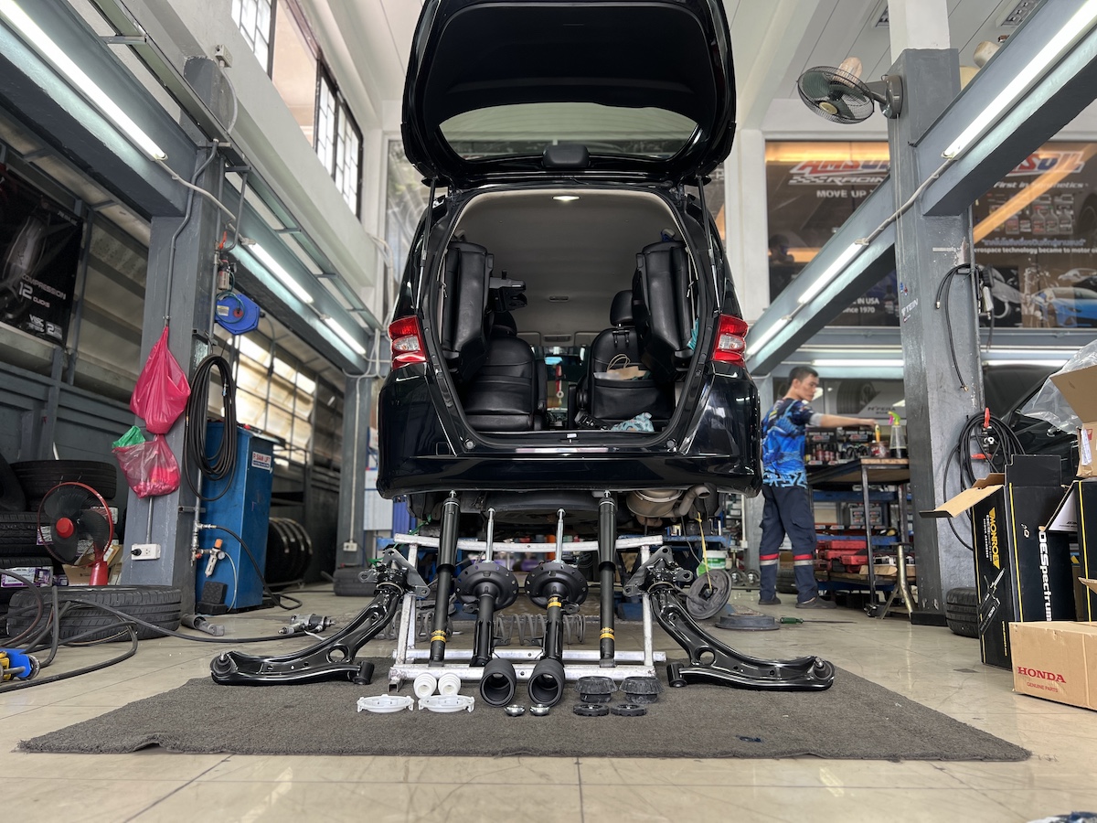 Honda Freed | โช้คอัพ Monroe OE Spectrum + บู้ชคานหลัง | ฟื้นฟูช่วงล่าง นุ่มนวลระดับครอบครัว - ยางเจริญรุ่งเรือง นนทบุรี Honda Freed คันนี้...จบทุกปัญหา! คืนความนุ่มสบายให้รถครอบครัว! ใครใช้ Honda Freed แล้วรู้สึกว่ารถมีอาการ กระด้าง, โยนตัวมาก, หรือมีเสียงดัง "ตึงตัง" จากช่วงล่างด้านหลัง... ถึงเวลาเปลี่ยนชุดใหญ่ให้รถคุณกลับมานุ่มนวลและปลอดภัยกว่าเดิมแล้วครับ! เราจัดเต็มชุดฟื้นฟูช่วงล่างระดับพรีเมียม! โช้คอัพ Monroe OE Spectrum: คืนความ นุ่มนวล สบายสไตล์รถยุโรป ขับขี่มั่นใจกว่าเดิม บู้ชคานหลังตรงรุ่น: เปลี่ยนใหม่พร้อมบริการอัดและติดตั้งอย่างมืออาชีพ แก้ปัญหาเสียงดังและอาการท้ายดีด ปีกนกล่างแท้เบิกศูนย์: เปลี่ยนเพื่อคืนความแข็งแรงและความแม่นยำในการควบคุมรถ อะไหล่ส่วนควบครบชุด: เปลี่ยนทั้งหมดเพื่อความสมบูรณ์แบบสูงสุดของระบบช่วงล่าง สิ่งที่จะได้รับหลังจากติดตั้ง: นุ่มนวลกว่าเดิมหลายเท่า: ผู้โดยสารแถวหลังนั่งสบายขึ้นอย่างชัดเจน ขับขี่มั่นคง: รถทรงตัวได้ดีขึ้น ลดอาการโคลงเคลง ไร้เสียงรบกวน: แก้ปัญหาเสียงกุกกักจากบูชที่เสื่อมสภาพ จบครบทุกปัญหา: ติดตั้ง Setup และตั้งศูนย์โดยทีมช่างผู้เชี่ยวชาญ เหมาะสำหรับใคร? เจ้าของ Freed ที่เน้น ความสบายของผู้โดยสาร เป็นหลัก ผู้ที่ต้องการฟื้นฟูช่วงล่างให้กลับมาสมบูรณ์แบบที่สุด อย่าปล่อยให้ช่วงล่างทำงานหนัก! แวะมาตรวจเช็กกับผู้เชี่ยวชาญวันนี้ครับ สอบถามข้อมูลเพิ่มเติม หรือนัดหมายเข้ารับบริการ ️ : 08-6569-1915 ️ : 08-6544-5963 Line id : @88rw Location : https://goo.gl/maps/HrNUAZXPN94KvxZ98 Facebook : https://www.facebook.com/88rwtire #Honda #Freed #Monroe #OESpectrum #บู้ชคานหลัง #ปีกนกล่าง #โช้คอัพ #ช่วงล่าง #ยางเจริญรุ่งเรือง #นนทบุรี #งามวงศ์วาน #รถครอบครัว #ตั้งศูนย์ Honda Freed | โช้คอัพ Monroe OE Spectrum + บู้ชคานหลัง | ฟื้นฟูช่วงล่าง นุ่มนวลระดับครอบครัว - ยางเจริญรุ่งเรือง นนทบุรี Honda Freed คันนี้...จบทุกปัญหา! คืนความนุ่มสบายให้รถครอบครัว! ใครใช้ Honda Freed แล้วรู้สึกว่ารถมีอาการ กระด้าง, โยนตัวมาก, หรือมีเสียงดัง "ตึงตัง" จากช่วงล่างด้านหลัง... ถึงเวลาเปลี่ยนชุดใหญ่ให้รถคุณกลับมานุ่มนวลและปลอดภัยกว่าเดิมแล้วครับ! เราจัดเต็มชุดฟื้นฟูช่วงล่างระดับพรีเมียม! โช้คอัพ Monroe OE Spectrum: คืนความ นุ่มนวล สบายสไตล์รถยุโรป ขับขี่มั่นใจกว่าเดิม บู้ชคานหลังตรงรุ่น: เปลี่ยนใหม่พร้อมบริการอัดและติดตั้งอย่างมืออาชีพ แก้ปัญหาเสียงดังและอาการท้ายดีด ปีกนกล่างแท้เบิกศูนย์: เปลี่ยนเพื่อคืนความแข็งแรงและความแม่นยำในการควบคุมรถ อะไหล่ส่วนควบครบชุด: เปลี่ยนทั้งหมดเพื่อความสมบูรณ์แบบสูงสุดของระบบช่วงล่าง สิ่งที่จะได้รับหลังจากติดตั้ง: นุ่มนวลกว่าเดิมหลายเท่า: ผู้โดยสารแถวหลังนั่งสบายขึ้นอย่างชัดเจน ขับขี่มั่นคง: รถทรงตัวได้ดีขึ้น ลดอาการโคลงเคลง ไร้เสียงรบกวน: แก้ปัญหาเสียงกุกกักจากบูชที่เสื่อมสภาพ จบครบทุกปัญหา: ติดตั้ง Setup และตั้งศูนย์โดยทีมช่างผู้เชี่ยวชาญ เหมาะสำหรับใคร? เจ้าของ Freed ที่เน้น ความสบายของผู้โดยสาร เป็นหลัก ผู้ที่ต้องการฟื้นฟูช่วงล่างให้กลับมาสมบูรณ์แบบที่สุด อย่าปล่อยให้ช่วงล่างทำงานหนัก! แวะมาตรวจเช็กกับผู้เชี่ยวชาญวันนี้ครับ สอบถามข้อมูลเพิ่มเติม หรือนัดหมายเข้ารับบริการ ️ : 08-6569-1915 ️ : 08-6544-5963 Line id : @88rw Location : https://goo.gl/maps/HrNUAZXPN94KvxZ98 Facebook : https://www.facebook.com/88rwtire #Honda #Freed #Monroe #OESpectrum #บู้ชคานหลัง #ปีกนกล่าง #โช้คอัพ #ช่วงล่าง #ยางเจริญรุ่งเรือง #นนทบุรี #งามวงศ์วาน #รถครอบครัว #ตั้งศูนย์