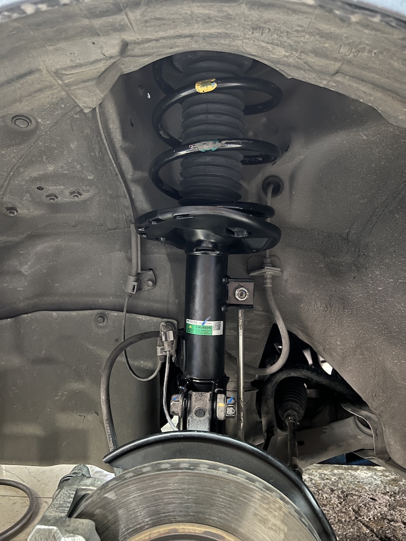 TOYOTA ALTIS 2017 นัดหมายเปลี่ยนโช้คอัพ พร้อมอะไหล่ส่วนควบ  [+] TEIN ENDURA PRO BASIC   สอบถามข้อมูลเพิ่มเติม หรือนัดหมายเข้ารับบริการ ️ : 08-6569-1915 ️ : 08-6544-5963 Line id : @88rw Facebook : https://www.facebook.com/88rwtire Location : https://goo.gl/maps/HrNUAZXPN94KvxZ98  #TeinEnduraproBasic #ToyotaAltis #ยางรถยนต์ #ช่วงล่างรถยนต์ #โช้คอัพรถยนต์
