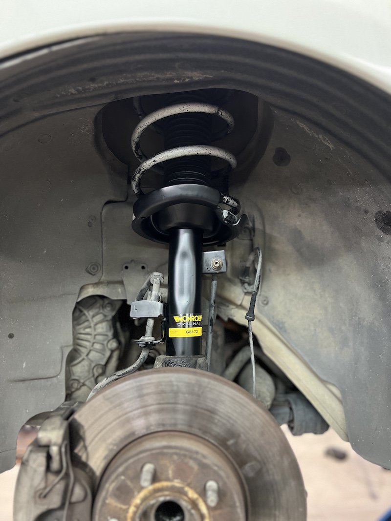 Ford Focus Mark3 | โช้คอัพ Monroe Original | คืนฟีลลิ่งเดิม นุ่มนวล มั่นใจ - ยางเจริญรุ่งเรือง นนทบุรี Ford Focus Mark3 คันนี้...คืนความสมบูรณ์ให้ช่วงล่าง! ใครใช้ Ford Focus Mark3 (ปี 2014) แล้วรู้สึกว่ารถเริ่มกระด้าง โยนตัว หรือโช้คอัพเดิมถึงเวลาต้องเปลี่ยนแล้ว... ถึงเวลาคืนฟีลลิ่งการขับขี่ที่มั่นใจและปลอดภัยให้กับ Focus ของคุณแล้วครับ! เราขอแนะนำชุดอัปเกรดที่ครบจบในชุดเดียว! ติดตั้งโช้คอัพ Monroe Original พร้อมอะไหล่ส่วนควบใหม่ครบชุด สิ่งที่จะได้รับหลังจากติดตั้ง: ฟีลลิ่งใกล้เคียงของเดิม: โช้คอัพ Monroe Original ออกแบบมาเพื่อ คืนสมรรถนะให้ใกล้เคียงโช้ค OEM แต่มีความทนทานที่วางใจได้ ความนุ่มนวลและมั่นคง: ช่วยซับแรงกระแทกได้ดี ทำให้รถทรงตัวได้นิ่งขึ้นในการขับขี่ประจำวัน ทนทานคุ้มค่า: โช้คอัพคุณภาพสูง ทนทานต่อการใช้งาน และยืดอายุการใช้งานของช่วงล่าง จบครบทุกปัญหา: ติดตั้งโดยทีมช่างผู้เชี่ยวชาญ พร้อมบริการตั้งศูนย์ด้วยเครื่องมือที่ทันสมัยที่สุด เหมาะสำหรับใคร? เจ้าของ Ford Focus ที่ต้องการ เปลี่ยนโช้คอัพทดแทนของเดิม ที่เสื่อมสภาพ ผู้ที่ต้องการคืนความมั่นใจในการขับขี่ โดยเน้นความนุ่มนวลและความปลอดภัยเป็นหลัก สำหรับเจ้าของ Focus ที่อยากให้รถกลับมาขับสบายเหมือนเดิม Monroe Original คือคำตอบ! สอบถามข้อมูลเพิ่มเติม หรือนัดหมายเข้ารับบริการ ️ : 08-6569-1915 ️ : 08-6544-5963 Line id : @88rw Location : https://goo.gl/maps/HrNUAZXPN98KvxZ98 Facebook : https://www.facebook.com/88rwtire #Ford #Focus #FocusMark3 #Monroe #MonroeOriginal #โช้คอัพ #ช่วงล่าง #ยางเจริญรุ่งเรือง #นนทบุรี #งามวงศ์วาน #ตั้งศูนย์ #อะไหล่ช่วงล่าง Ford Focus Mark3 | โช้คอัพ Monroe Original | คืนฟีลลิ่งเดิม นุ่มนวล มั่นใจ - ยางเจริญรุ่งเรือง นนทบุรี Ford Focus Mark3 คันนี้...คืนความสมบูรณ์ให้ช่วงล่าง! ใครใช้ Ford Focus Mark3 (ปี 2014) แล้วรู้สึกว่ารถเริ่มกระด้าง โยนตัว หรือโช้คอัพเดิมถึงเวลาต้องเปลี่ยนแล้ว... ถึงเวลาคืนฟีลลิ่งการขับขี่ที่มั่นใจและปลอดภัยให้กับ Focus ของคุณแล้วครับ! เราขอแนะนำชุดอัปเกรดที่ครบจบในชุดเดียว! ติดตั้งโช้คอัพ Monroe Original พร้อมอะไหล่ส่วนควบใหม่ครบชุด สิ่งที่จะได้รับหลังจากติดตั้ง: ฟีลลิ่งใกล้เคียงของเดิม: โช้คอัพ Monroe Original ออกแบบมาเพื่อ คืนสมรรถนะให้ใกล้เคียงโช้ค OEM แต่มีความทนทานที่วางใจได้ ความนุ่มนวลและมั่นคง: ช่วยซับแรงกระแทกได้ดี ทำให้รถทรงตัวได้นิ่งขึ้นในการขับขี่ประจำวัน ทนทานคุ้มค่า: โช้คอัพคุณภาพสูง ทนทานต่อการใช้งาน และยืดอายุการใช้งานของช่วงล่าง จบครบทุกปัญหา: ติดตั้งโดยทีมช่างผู้เชี่ยวชาญ พร้อมบริการตั้งศูนย์ด้วยเครื่องมือที่ทันสมัยที่สุด เหมาะสำหรับใคร? เจ้าของ Ford Focus ที่ต้องการ เปลี่ยนโช้คอัพทดแทนของเดิม ที่เสื่อมสภาพ ผู้ที่ต้องการคืนความมั่นใจในการขับขี่ โดยเน้นความนุ่มนวลและความปลอดภัยเป็นหลัก สำหรับเจ้าของ Focus ที่อยากให้รถกลับมาขับสบายเหมือนเดิม Monroe Original คือคำตอบ! สอบถามข้อมูลเพิ่มเติม หรือนัดหมายเข้ารับบริการ ️ : 08-6569-1915 ️ : 08-6544-5963 Line id : @88rw Location : https://goo.gl/maps/HrNUAZXPN98KvxZ98 Facebook : https://www.facebook.com/88rwtire #Ford #Focus #FocusMark3 #Monroe #MonroeOriginal #โช้คอัพ #ช่วงล่าง #ยางเจริญรุ่งเรือง #นนทบุรี #งามวงศ์วาน #ตั้งศูนย์ #อะไหล่ช่วงล่าง