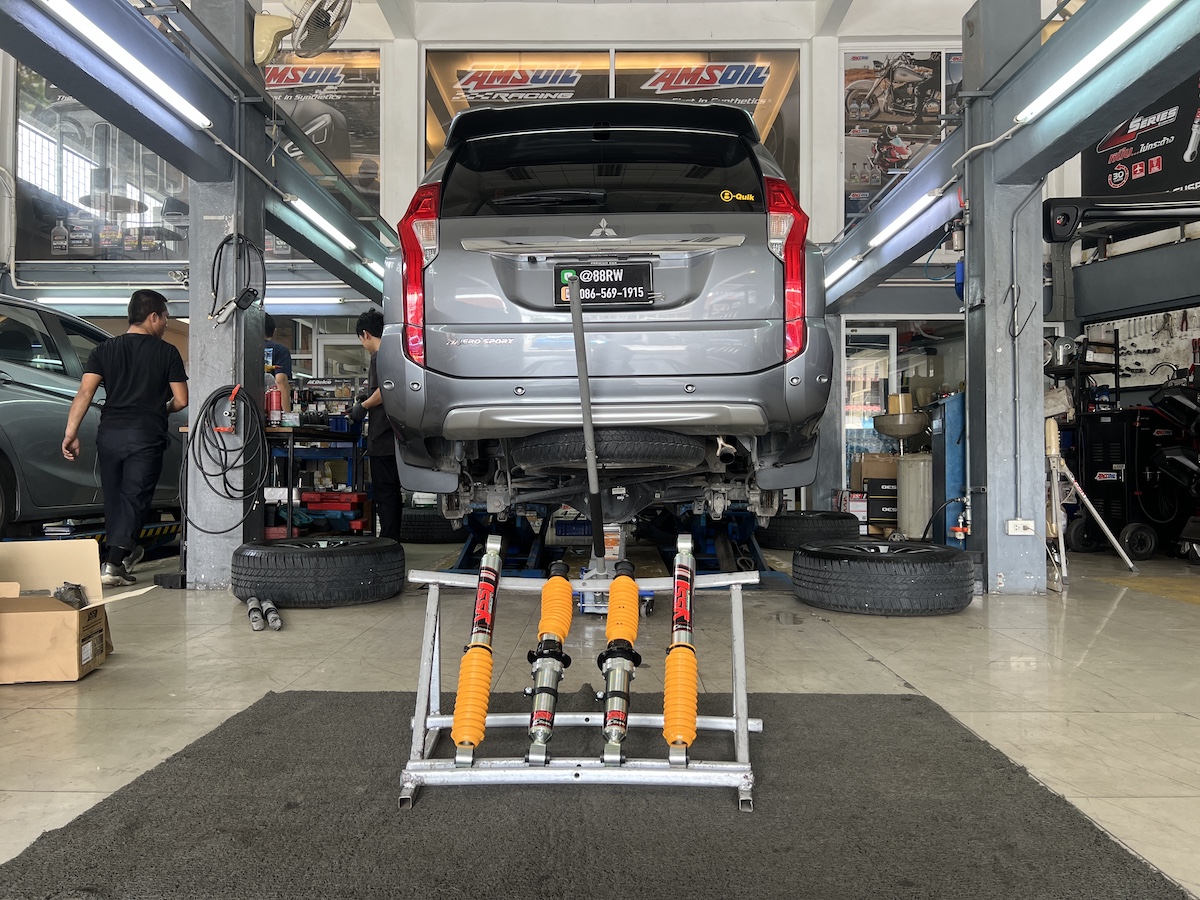 Mitsubishi Pajero หนึบ...ขับสบายกว่าเดิม!   เจ้าของรถอเนกประสงค์ Mitsubishi Pajero ท่านไหนที่กำลังมองหาโช้คอัพที่ครบเครื่องทั้งในเรื่อง ความหนึบและความนุ่มนวล  เราขอแนะนำตัวช่วยที่จะเปลี่ยนฟีลลิ่งรถของคุณให้ดีกว่าเดิมอย่างเห็นได้ชัด! อัปเกรดด้วยโช้คอัพ YSS E-Series พร้อมบริการติดตั้งและตั้งศูนย์  สิ่งที่ลูกค้าจะได้รับหลังจากติดตั้ง:  + ฟีลลิ่งขับขี่ที่สมดุล: ด้วยระบบ Twin-Tube และเทคโนโลยี VVSC ที่ช่วยให้รถนุ่มนวลเมื่อขับช้า และหนึบแน่นเมื่อขับเร็ว + ควบคุมได้ดั่งใจ: ลดอาการโคลงและโยนของตัวรถ ทำให้เข้าโค้งมั่นใจกว่าเดิม + ทนทานสุดๆ: ด้วยระบบ Monotube และวัสดุคุณภาพสูง ทำให้โช้คอัพทำงานได้อย่างเต็มประสิทธิภาพ + จบทุกปัญหาช่วงล่าง: ติดตั้งโดยทีมช่างผู้เชี่ยวชาญ พร้อมบริการตั้งศูนย์ด้วยเครื่องมือที่ทันสมัยที่สุด  เหมาะสำหรับใคร? + เจ้าของ Pajero ที่เน้นการขับขี่ในชีวิตประจำวันและเดินทางไกล + ผู้ที่ต้องการอัปเกรดช่วงล่างให้ขับสบายขึ้นและมั่นใจกว่าเดิม   สำหรับเจ้าของ Pajero ที่อยากเปลี่ยนฟีลลิ่งการขับขี่ YSS E-Series คือคำตอบที่คุ้มค่า!   สอบถามข้อมูลเพิ่มเติม หรือนัดหมายเข้ารับบริการ ️ : 08-6569-1915 ️ : 08-6544-5963  Line id : @88rw  Location : https://goo.gl/maps/HrNUAZXPN94KvxZ98  Facebook : https://www.facebook.com/88rwtire  #Mitsubishi #Pajero #YSS #YSSSuspension #ESeries #โช้คอัพ #ช่วงล่าง #ยางเจริญรุ่งเรือง #นนทบุรี #งามวงศ์วาน #ยางรถยนต์นนทบุรี #ช่วงล่างรถยนต์ #โช้คอัพรถยนต์