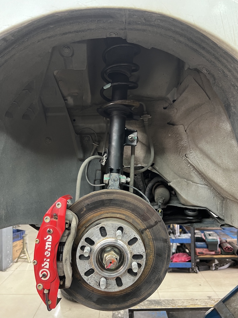 Nissan Almera Turbo 1.0 | โช้คอัพ Monroe OE Spectrum + ปีกนกล่างแท้ | ฟื้นฟูช่วงล่าง - ยางเจริญรุ่งเรือง นนทบุรี Nissan Almera Turbo 1.0 แล้วรู้สึกว่ารถเริ่มกระด้าง โคลงเคลง หรือถึงเวลาเปลี่ยน ปีกนกล่าง ที่เสื่อมสภาพแล้ว... เรามีชุดอัปเกรดที่ครบจบในที่เดียว! เราจัดชุดใหญ่ ฟื้นฟูช่วงล่างให้กลับมาสมบูรณ์แบบ: โช้คอัพ Monroe OE Spectrum: คืนความ นุ่มนวล สบายสไตล์รถยุโรป ขับสบายในทุกสภาพถนน ปีกนกล่างแท้เบิกศูนย์: เปลี่ยนปีกนกล่างใหม่ เพื่อความแม่นยำในการควบคุม และคืนความนิ่งให้กับช่วงล่าง อะไหล่ส่วนควบใหม่ครบชุด: เปลี่ยนทั้งหมดเพื่อความสมบูรณ์แบบสูงสุดของระบบกันสะเทือน สิ่งที่จะได้รับหลังจากติดตั้ง: นุ่มสบายกว่าเดิม: ฟีลลิ่งการขับขี่ที่นุ่มนวลและยืดหยุ่นสูง ควบคุมแม่นยำ: รถทรงตัวได้ดีขึ้น เข้าโค้งมั่นใจ หายขาดจากเสียงกุกกักจากปีกนก คุณภาพอะไหล่แท้: มั่นใจในคุณภาพอะไหล่ระดับ OEM (Monroe) และปีกนกล่างแท้เบิกศูนย์ เหมาะสำหรับใคร? เจ้าของ Almera Turbo ที่ต้องการ ความสบาย และ ความมั่นคง ในการขับขี่ ผู้ที่ต้องการฟื้นฟูช่วงล่างให้กลับมาสมบูรณ์แบบที่สุดด้วยอะไหล่คุณภาพสูง อย่าปล่อยให้ช่วงล่างทำงานหนัก! แวะมาตรวจเช็กกับผู้เชี่ยวชาญวันนี้ครับ สอบถามข้อมูลเพิ่มเติม หรือนัดหมายเข้ารับบริการ ️ : 08-6569-1915 ️ : 08-6544-5963 Line id : @88rw Location : https://goo.gl/maps/HrNUAZXPN94KvxZ98 Facebook : https://www.facebook.com/88rwtire #Nissan #Almera #AlmeraTurbo #Monroe #OESpectrum #ปีกนกล่าง #โช้คอัพ #ช่วงล่าง #ยางเจริญรุ่งเรือง #นนทบุรี #งามวงศ์วาน #ตั้งศูนย์ #อะไหล่แท้ Nissan Almera Turbo 1.0 | โช้คอัพ Monroe OE Spectrum + ปีกนกล่างแท้ | ฟื้นฟูช่วงล่าง - ยางเจริญรุ่งเรือง นนทบุรี Nissan Almera Turbo 1.0 แล้วรู้สึกว่ารถเริ่มกระด้าง โคลงเคลง หรือถึงเวลาเปลี่ยน ปีกนกล่าง ที่เสื่อมสภาพแล้ว... เรามีชุดอัปเกรดที่ครบจบในที่เดียว! เราจัดชุดใหญ่ ฟื้นฟูช่วงล่างให้กลับมาสมบูรณ์แบบ: โช้คอัพ Monroe OE Spectrum: คืนความ นุ่มนวล สบายสไตล์รถยุโรป ขับสบายในทุกสภาพถนน ปีกนกล่างแท้เบิกศูนย์: เปลี่ยนปีกนกล่างใหม่ เพื่อความแม่นยำในการควบคุม และคืนความนิ่งให้กับช่วงล่าง อะไหล่ส่วนควบใหม่ครบชุด: เปลี่ยนทั้งหมดเพื่อความสมบูรณ์แบบสูงสุดของระบบกันสะเทือน สิ่งที่จะได้รับหลังจากติดตั้ง: นุ่มสบายกว่าเดิม: ฟีลลิ่งการขับขี่ที่นุ่มนวลและยืดหยุ่นสูง ควบคุมแม่นยำ: รถทรงตัวได้ดีขึ้น เข้าโค้งมั่นใจ หายขาดจากเสียงกุกกักจากปีกนก คุณภาพอะไหล่แท้: มั่นใจในคุณภาพอะไหล่ระดับ OEM (Monroe) และปีกนกล่างแท้เบิกศูนย์ เหมาะสำหรับใคร? เจ้าของ Almera Turbo ที่ต้องการ ความสบาย และ ความมั่นคง ในการขับขี่ ผู้ที่ต้องการฟื้นฟูช่วงล่างให้กลับมาสมบูรณ์แบบที่สุดด้วยอะไหล่คุณภาพสูง อย่าปล่อยให้ช่วงล่างทำงานหนัก! แวะมาตรวจเช็กกับผู้เชี่ยวชาญวันนี้ครับ สอบถามข้อมูลเพิ่มเติม หรือนัดหมายเข้ารับบริการ ️ : 08-6569-1915 ️ : 08-6544-5963 Line id : @88rw Location : https://goo.gl/maps/HrNUAZXPN94KvxZ98 Facebook : https://www.facebook.com/88rwtire #Nissan #Almera #AlmeraTurbo #Monroe #OESpectrum #ปีกนกล่าง #โช้คอัพ #ช่วงล่าง #ยางเจริญรุ่งเรือง #นนทบุรี #งามวงศ์วาน #ตั้งศูนย์ #อะไหล่แท้