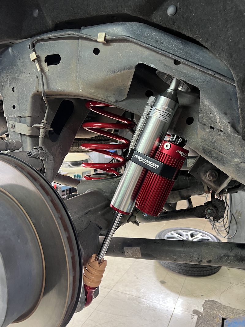 Ford Everest NextGen 4WD คันนี้...อัปเกรดสู่ความสบายระดับราชินี! เจ้าของ Everest NextGen 4WD ที่อยากให้รถ นุ่มนวลสูงสุด ขับสบายทั้งครอบครัว แต่ยังคงความหนึบแน่นในการขับทางไกล... ติดตั้งโช้คอัพ Profender Queen Series หลัง Piggyback พร้อมชุดสปริง Profender สิ่งที่จะได้รับหลังจากติดตั้ง: นุ่มนวลเหนือระดับ: โช้คอัพ Queen Series เน้นการซับแรงกระแทกเป็นพิเศษ ทำให้ผู้โดยสารสัมผัสความสบายสูงสุด ระบายความร้อนยอดเยี่ยม: โช้คอัพหลังแบบ Piggyback (มีซับแทงก์แยก) ช่วยระบายความร้อนได้ดี ทำให้สมรรถนะคงที่แม้ใช้งานหนัก ปรับความหนึบได้ละเอียด: สามารถปรับความนุ่ม-หนึบได้ตามใจชอบ เพื่อหาฟีลลิ่งที่ลงตัวที่สุดสำหรับคุณ สมดุลสมบูรณ์แบบ: ชุดสปริง Profender ที่ถูกออกแบบมาให้ทำงานร่วมกับ Queen Series อย่างลงตัว เหมาะสำหรับใคร? เจ้าของ Everest NextGen ที่เน้นความสบายของ รถครอบครัว เป็นหลัก ผู้ที่ต้องการความยืดหยุ่นในการปรับจูนโช้คอัพให้เข้ากับทุกสภาพถนน ยกระดับรถ SUV ของคุณให้เหนือกว่าใคร ด้วยบริการติดตั้งชุดใหญ่จาก #ยางเจริญรุ่งเรือง สอบถามข้อมูลเพิ่มเติม หรือนัดหมายเข้ารับบริการ ️ : 08-6569-1915 ️ : 08-6544-5963 Line id : @88rw Location : https://goo.gl/maps/HrNUAZXPN94KvxZ98 Facebook : https://www.facebook.com/88rwtire #Ford #Everest #NextGen #Profender #QueenSeries #โช้คอัพ #ช่วงล่าง #ยางเจริญรุ่งเรือง #นนทบุรี #งามวงศ์วาน Ford Everest NextGen 4WD คันนี้...อัปเกรดสู่ความสบายระดับราชินี! เจ้าของ Everest NextGen 4WD ที่อยากให้รถ นุ่มนวลสูงสุด ขับสบายทั้งครอบครัว แต่ยังคงความหนึบแน่นในการขับทางไกล... ติดตั้งโช้คอัพ Profender Queen Series หลัง Piggyback พร้อมชุดสปริง Profender สิ่งที่จะได้รับหลังจากติดตั้ง: นุ่มนวลเหนือระดับ: โช้คอัพ Queen Series เน้นการซับแรงกระแทกเป็นพิเศษ ทำให้ผู้โดยสารสัมผัสความสบายสูงสุด ระบายความร้อนยอดเยี่ยม: โช้คอัพหลังแบบ Piggyback (มีซับแทงก์แยก) ช่วยระบายความร้อนได้ดี ทำให้สมรรถนะคงที่แม้ใช้งานหนัก ปรับความหนึบได้ละเอียด: สามารถปรับความนุ่ม-หนึบได้ตามใจชอบ เพื่อหาฟีลลิ่งที่ลงตัวที่สุดสำหรับคุณ สมดุลสมบูรณ์แบบ: ชุดสปริง Profender ที่ถูกออกแบบมาให้ทำงานร่วมกับ Queen Series อย่างลงตัว เหมาะสำหรับใคร? เจ้าของ Everest NextGen ที่เน้นความสบายของ รถครอบครัว เป็นหลัก ผู้ที่ต้องการความยืดหยุ่นในการปรับจูนโช้คอัพให้เข้ากับทุกสภาพถนน ยกระดับรถ SUV ของคุณให้เหนือกว่าใคร ด้วยบริการติดตั้งชุดใหญ่จาก #ยางเจริญรุ่งเรือง สอบถามข้อมูลเพิ่มเติม หรือนัดหมายเข้ารับบริการ ️ : 08-6569-1915 ️ : 08-6544-5963 Line id : @88rw Location : https://goo.gl/maps/HrNUAZXPN94KvxZ98 Facebook : https://www.facebook.com/88rwtire #Ford #Everest #NextGen #Profender #QueenSeries #โช้คอัพ #ช่วงล่าง #ยางเจริญรุ่งเรือง #นนทบุรี #งามวงศ์วาน