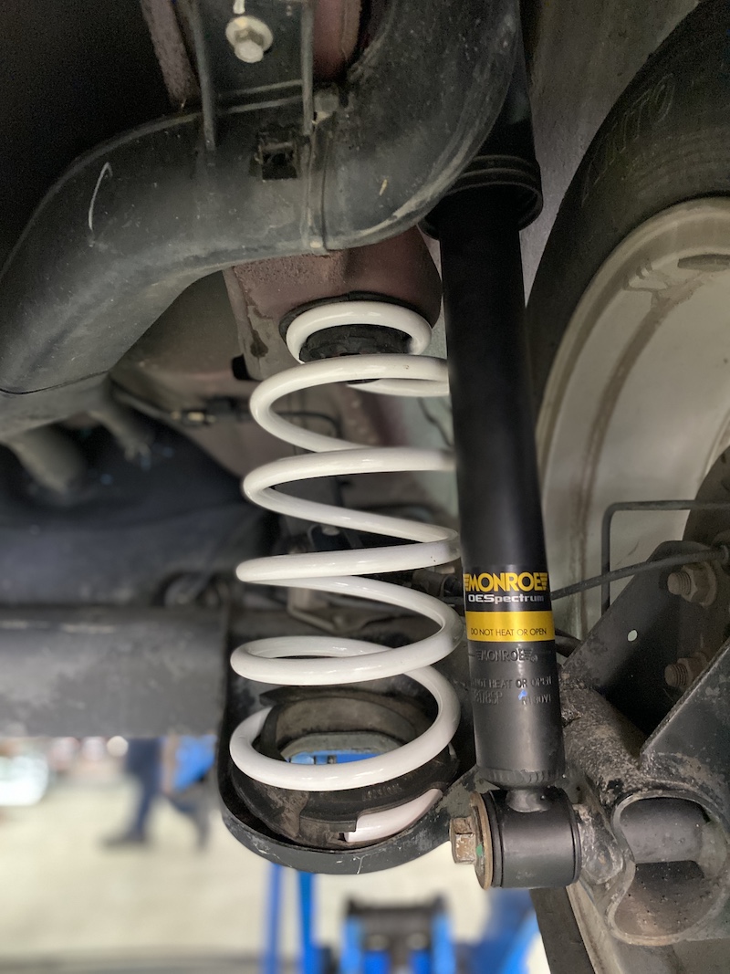 MG 3 | โช้ค Monroe OE Spectrum + สปริง YSS Comfort | อัปเกรดความนุ่มสบาย ลดอาการดีด - ยางเจริญรุ่งเรือง นนทบุรี MG 3 คันนี้...จบปัญหารถกระด้าง! อัปเกรดความสบายขั้นสุด! ใครใช้ MG 3 แล้วรู้สึกว่าช่วงล่างยัง แข็งกระด้าง, ดีด หรือต้องการความนุ่มนวลที่มากกว่าเดิม... ถึงเวลาเปลี่ยนชุดอัปเกรดที่มอบความสบายสไตล์รถยุโรปแล้วครับ! เราจัดชุดอัปเกรดที่สมบูรณ์แบบเพื่อความสบายสูงสุด! โช้คอัพ Monroe OE Spectrum: คืนความ นุ่มนวล สบายสไตล์รถยุโรป ด้วยเทคโนโลยี ICV ช่วยลดเสียงและแรงสั่นสะเทือน สปริง YSS Comfort: สปริงคุณภาพสูงที่ออกแบบมาเพื่อ เพิ่มความนุ่ม และลดอาการดีดของรถได้อย่างชัดเจน จบครบในที่เดียว: ติดตั้งโดยทีมช่างผู้เชี่ยวชาญ พร้อมบริการ ตั้งศูนย์ (Hunter) ที่แม่นยำ สิ่งที่จะได้รับหลังจากติดตั้ง: ความนุ่มนวลระดับพรีเมียม: ฟีลลิ่งการขับขี่ที่นุ่มสบายและยืดหยุ่นสูง ไร้กังวลเรื่องความกระด้าง: ลดอาการดีดและโคลงเคลงของรถเล็ก ความมั่นคงที่เพิ่มขึ้น: รถทรงตัวได้นิ่งขึ้น เข้าโค้งมั่นใจ เหมาะสำหรับใคร? เจ้าของ MG 3 ที่เน้น ความสบายสูงสุด ในการขับขี่ประจำวัน ผู้ที่ต้องการอัปเกรดช่วงล่างให้มีความมั่นคง ปลอดภัย และนุ่มนวลยิ่งขึ้น เปลี่ยนรถคุณให้ขับขี่สบายและปลอดภัยกว่าเดิม! ชุดนี้คือคำตอบที่ลงตัวครับ สอบถามข้อมูลเพิ่มเติม หรือนัดหมายเข้ารับบริการ ️ : 08-6569-1915 ️ : 08-6544-5963 Line id : @88rw Location : https://goo.gl/maps/HrNUAZXPN94KvxZ98 Facebook : https://www.facebook.com/88rwtire #MG #MG3 #Monroe #OESpectrum #YSS #YSSComfort #โช้คอัพ #ช่วงล่าง #ยางเจริญรุ่งเรือง #นนทบุรี #งามวงศ์วาน #ตั้งศูนย์ #อะไหล่ช่วงล่าง MG 3 | โช้ค Monroe OE Spectrum + สปริง YSS Comfort | อัปเกรดความนุ่มสบาย ลดอาการดีด - ยางเจริญรุ่งเรือง นนทบุรี MG 3 คันนี้...จบปัญหารถกระด้าง! อัปเกรดความสบายขั้นสุด! ใครใช้ MG 3 แล้วรู้สึกว่าช่วงล่างยัง แข็งกระด้าง, ดีด หรือต้องการความนุ่มนวลที่มากกว่าเดิม... ถึงเวลาเปลี่ยนชุดอัปเกรดที่มอบความสบายสไตล์รถยุโรปแล้วครับ! เราจัดชุดอัปเกรดที่สมบูรณ์แบบเพื่อความสบายสูงสุด! โช้คอัพ Monroe OE Spectrum: คืนความ นุ่มนวล สบายสไตล์รถยุโรป ด้วยเทคโนโลยี ICV ช่วยลดเสียงและแรงสั่นสะเทือน สปริง YSS Comfort: สปริงคุณภาพสูงที่ออกแบบมาเพื่อ เพิ่มความนุ่ม และลดอาการดีดของรถได้อย่างชัดเจน จบครบในที่เดียว: ติดตั้งโดยทีมช่างผู้เชี่ยวชาญ พร้อมบริการ ตั้งศูนย์ (Hunter) ที่แม่นยำ สิ่งที่จะได้รับหลังจากติดตั้ง: ความนุ่มนวลระดับพรีเมียม: ฟีลลิ่งการขับขี่ที่นุ่มสบายและยืดหยุ่นสูง ไร้กังวลเรื่องความกระด้าง: ลดอาการดีดและโคลงเคลงของรถเล็ก ความมั่นคงที่เพิ่มขึ้น: รถทรงตัวได้นิ่งขึ้น เข้าโค้งมั่นใจ เหมาะสำหรับใคร? เจ้าของ MG 3 ที่เน้น ความสบายสูงสุด ในการขับขี่ประจำวัน ผู้ที่ต้องการอัปเกรดช่วงล่างให้มีความมั่นคง ปลอดภัย และนุ่มนวลยิ่งขึ้น เปลี่ยนรถคุณให้ขับขี่สบายและปลอดภัยกว่าเดิม! ชุดนี้คือคำตอบที่ลงตัวครับ สอบถามข้อมูลเพิ่มเติม หรือนัดหมายเข้ารับบริการ ️ : 08-6569-1915 ️ : 08-6544-5963 Line id : @88rw Location : https://goo.gl/maps/HrNUAZXPN94KvxZ98 Facebook : https://www.facebook.com/88rwtire #MG #MG3 #Monroe #OESpectrum #YSS #YSSComfort #โช้คอัพ #ช่วงล่าง #ยางเจริญรุ่งเรือง #นนทบุรี #งามวงศ์วาน #ตั้งศูนย์ #อะไหล่ช่วงล่าง