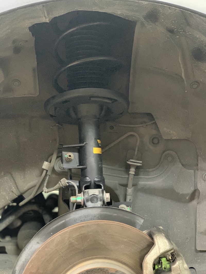 Mazda CX-3 | โช้คอัพ Monroe OE Spectrum | คืนความนุ่มนวล มั่นใจสไตล์ยุโรป - ยางเจริญรุ่งเรือง นนทบุรี Mazda CX-3 คันนี้...อัปเกรดความสบายให้เหนือกว่า! ใครใช้ Mazda CX-3 แล้วรู้สึกว่าช่วงล่างเริ่มแข็งกระด้าง ดีด หรือไม่นุ่มนวลเหมือนเดิม... ถึงเวลาเปลี่ยนโช้คอัพใหม่ เพื่อความมั่นใจและสบายกว่าที่เคย! เราขอแนะนำชุดอัปเกรดที่ครบจบในชุดเดียว! ติดตั้งโช้คอัพ Monroe OE Spectrum พร้อมอะไหล่ส่วนควบใหม่ครบชุด สิ่งที่จะได้รับหลังจากติดตั้ง: ฟีลลิ่งแบบรถยุโรป: โช้คอัพ Monroe OE Spectrum ให้ความ นุ่มนวล และยืดหยุ่นสูง ขับสบายในทุกสภาพถนน ไร้กังวลเรื่องเสียง: เทคโนโลยี ICV ช่วยลดแรงสั่นสะเทือนและเสียงรบกวนในห้องโดยสาร ทำให้การขับขี่เงียบขึ้น ทนทานกว่าเดิม: ผลิตด้วยวัสดุคุณภาพสูง ทนทานต่อการใช้งาน และยืดอายุการใช้งานของช่วงล่าง ความมั่นคงที่เพิ่มขึ้น: รถทรงตัวได้นิ่งขึ้น ลดอาการโคลงเคลง เข้าโค้งมั่นใจ เหมาะสำหรับใคร? เจ้าของ Mazda CX-3 ที่ต้องการความสบายในการขับขี่ประจำวัน ผู้ที่ต้องการอัปเกรดช่วงล่างให้มีความมั่นคง ปลอดภัย และนุ่มนวลยิ่งขึ้น สำหรับเจ้าของ CX-3 ที่อยากได้ฟีลลิ่งขับขี่ที่สบายขึ้น แต่มั่นใจกว่าเดิม Monroe OE Spectrum คือคำตอบ! สอบถามข้อมูลเพิ่มเติม หรือนัดหมายเข้ารับบริการ ️ : 08-6569-1915 ️ : 08-6544-5963 Line id : @88rw Location : https://goo.gl/maps/HrNUAZXPN94KvxZ98 Facebook : https://www.facebook.com/88rwtire #Mazda #CX3 #Monroe #OESpectrum #โช้คอัพ #ช่วงล่าง #ยางเจริญรุ่งเรือง #นนทบุรี #งามวงศ์วาน #ตั้งศูนย์ #อะไหล่ช่วงล่าง Mazda CX-3 | โช้คอัพ Monroe OE Spectrum | คืนความนุ่มนวล มั่นใจสไตล์ยุโรป - ยางเจริญรุ่งเรือง นนทบุรี Mazda CX-3 คันนี้...อัปเกรดความสบายให้เหนือกว่า! ใครใช้ Mazda CX-3 แล้วรู้สึกว่าช่วงล่างเริ่มแข็งกระด้าง ดีด หรือไม่นุ่มนวลเหมือนเดิม... ถึงเวลาเปลี่ยนโช้คอัพใหม่ เพื่อความมั่นใจและสบายกว่าที่เคย! เราขอแนะนำชุดอัปเกรดที่ครบจบในชุดเดียว! ติดตั้งโช้คอัพ Monroe OE Spectrum พร้อมอะไหล่ส่วนควบใหม่ครบชุด สิ่งที่จะได้รับหลังจากติดตั้ง: ฟีลลิ่งแบบรถยุโรป: โช้คอัพ Monroe OE Spectrum ให้ความ นุ่มนวล และยืดหยุ่นสูง ขับสบายในทุกสภาพถนน ไร้กังวลเรื่องเสียง: เทคโนโลยี ICV ช่วยลดแรงสั่นสะเทือนและเสียงรบกวนในห้องโดยสาร ทำให้การขับขี่เงียบขึ้น ทนทานกว่าเดิม: ผลิตด้วยวัสดุคุณภาพสูง ทนทานต่อการใช้งาน และยืดอายุการใช้งานของช่วงล่าง ความมั่นคงที่เพิ่มขึ้น: รถทรงตัวได้นิ่งขึ้น ลดอาการโคลงเคลง เข้าโค้งมั่นใจ เหมาะสำหรับใคร? เจ้าของ Mazda CX-3 ที่ต้องการความสบายในการขับขี่ประจำวัน ผู้ที่ต้องการอัปเกรดช่วงล่างให้มีความมั่นคง ปลอดภัย และนุ่มนวลยิ่งขึ้น สำหรับเจ้าของ CX-3 ที่อยากได้ฟีลลิ่งขับขี่ที่สบายขึ้น แต่มั่นใจกว่าเดิม Monroe OE Spectrum คือคำตอบ! สอบถามข้อมูลเพิ่มเติม หรือนัดหมายเข้ารับบริการ ️ : 08-6569-1915 ️ : 08-6544-5963 Line id : @88rw Location : https://goo.gl/maps/HrNUAZXPN94KvxZ98 Facebook : https://www.facebook.com/88rwtire #Mazda #CX3 #Monroe #OESpectrum #โช้คอัพ #ช่วงล่าง #ยางเจริญรุ่งเรือง #นนทบุรี #งามวงศ์วาน #ตั้งศูนย์ #อะไหล่ช่วงล่าง