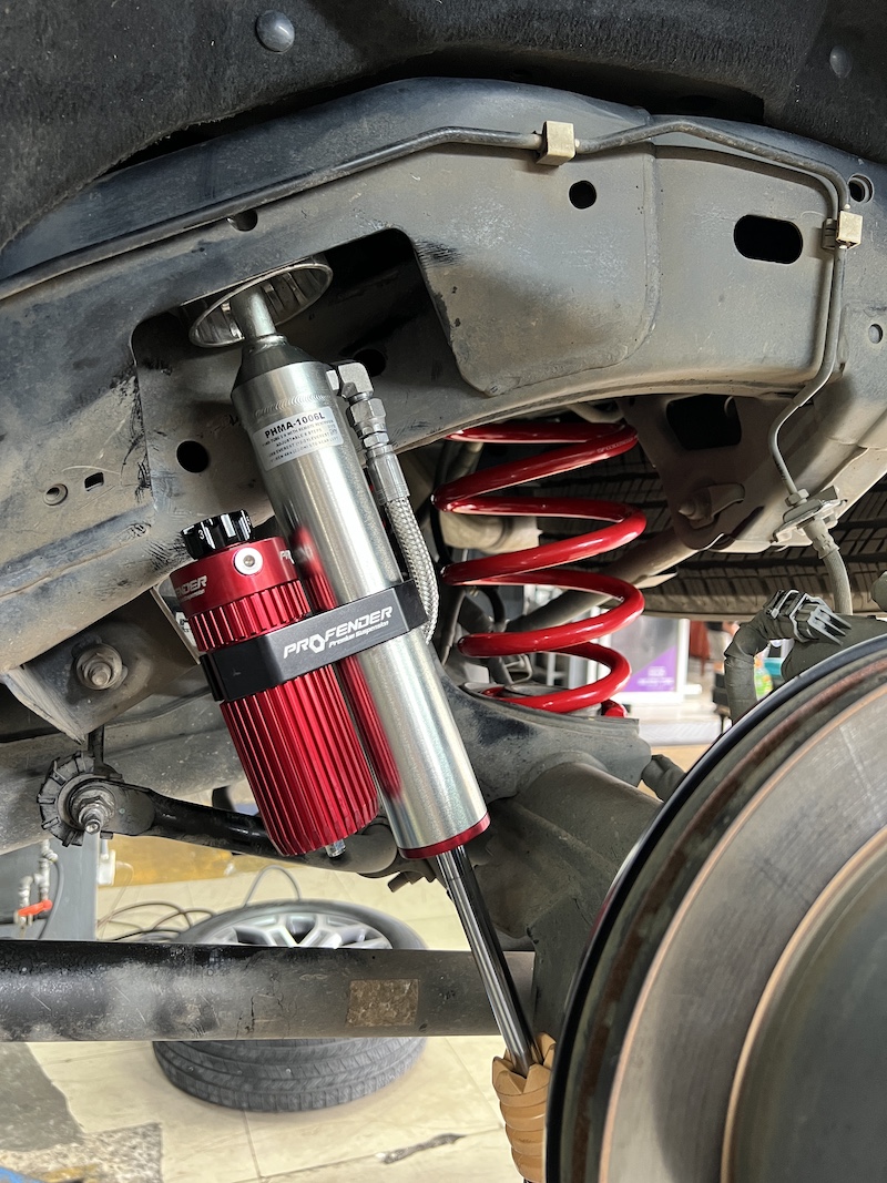 Ford Everest NextGen 4WD คันนี้...อัปเกรดสู่ความสบายระดับราชินี! เจ้าของ Everest NextGen 4WD ที่อยากให้รถ นุ่มนวลสูงสุด ขับสบายทั้งครอบครัว แต่ยังคงความหนึบแน่นในการขับทางไกล... ติดตั้งโช้คอัพ Profender Queen Series หลัง Piggyback พร้อมชุดสปริง Profender สิ่งที่จะได้รับหลังจากติดตั้ง: นุ่มนวลเหนือระดับ: โช้คอัพ Queen Series เน้นการซับแรงกระแทกเป็นพิเศษ ทำให้ผู้โดยสารสัมผัสความสบายสูงสุด ระบายความร้อนยอดเยี่ยม: โช้คอัพหลังแบบ Piggyback (มีซับแทงก์แยก) ช่วยระบายความร้อนได้ดี ทำให้สมรรถนะคงที่แม้ใช้งานหนัก ปรับความหนึบได้ละเอียด: สามารถปรับความนุ่ม-หนึบได้ตามใจชอบ เพื่อหาฟีลลิ่งที่ลงตัวที่สุดสำหรับคุณ สมดุลสมบูรณ์แบบ: ชุดสปริง Profender ที่ถูกออกแบบมาให้ทำงานร่วมกับ Queen Series อย่างลงตัว เหมาะสำหรับใคร? เจ้าของ Everest NextGen ที่เน้นความสบายของ รถครอบครัว เป็นหลัก ผู้ที่ต้องการความยืดหยุ่นในการปรับจูนโช้คอัพให้เข้ากับทุกสภาพถนน ยกระดับรถ SUV ของคุณให้เหนือกว่าใคร ด้วยบริการติดตั้งชุดใหญ่จาก #ยางเจริญรุ่งเรือง สอบถามข้อมูลเพิ่มเติม หรือนัดหมายเข้ารับบริการ ️ : 08-6569-1915 ️ : 08-6544-5963 Line id : @88rw Location : https://goo.gl/maps/HrNUAZXPN94KvxZ98 Facebook : https://www.facebook.com/88rwtire #Ford #Everest #NextGen #Profender #QueenSeries #โช้คอัพ #ช่วงล่าง #ยางเจริญรุ่งเรือง #นนทบุรี #งามวงศ์วาน Ford Everest NextGen 4WD คันนี้...อัปเกรดสู่ความสบายระดับราชินี! เจ้าของ Everest NextGen 4WD ที่อยากให้รถ นุ่มนวลสูงสุด ขับสบายทั้งครอบครัว แต่ยังคงความหนึบแน่นในการขับทางไกล... ติดตั้งโช้คอัพ Profender Queen Series หลัง Piggyback พร้อมชุดสปริง Profender สิ่งที่จะได้รับหลังจากติดตั้ง: นุ่มนวลเหนือระดับ: โช้คอัพ Queen Series เน้นการซับแรงกระแทกเป็นพิเศษ ทำให้ผู้โดยสารสัมผัสความสบายสูงสุด ระบายความร้อนยอดเยี่ยม: โช้คอัพหลังแบบ Piggyback (มีซับแทงก์แยก) ช่วยระบายความร้อนได้ดี ทำให้สมรรถนะคงที่แม้ใช้งานหนัก ปรับความหนึบได้ละเอียด: สามารถปรับความนุ่ม-หนึบได้ตามใจชอบ เพื่อหาฟีลลิ่งที่ลงตัวที่สุดสำหรับคุณ สมดุลสมบูรณ์แบบ: ชุดสปริง Profender ที่ถูกออกแบบมาให้ทำงานร่วมกับ Queen Series อย่างลงตัว เหมาะสำหรับใคร? เจ้าของ Everest NextGen ที่เน้นความสบายของ รถครอบครัว เป็นหลัก ผู้ที่ต้องการความยืดหยุ่นในการปรับจูนโช้คอัพให้เข้ากับทุกสภาพถนน ยกระดับรถ SUV ของคุณให้เหนือกว่าใคร ด้วยบริการติดตั้งชุดใหญ่จาก #ยางเจริญรุ่งเรือง สอบถามข้อมูลเพิ่มเติม หรือนัดหมายเข้ารับบริการ ️ : 08-6569-1915 ️ : 08-6544-5963 Line id : @88rw Location : https://goo.gl/maps/HrNUAZXPN94KvxZ98 Facebook : https://www.facebook.com/88rwtire #Ford #Everest #NextGen #Profender #QueenSeries #โช้คอัพ #ช่วงล่าง #ยางเจริญรุ่งเรือง #นนทบุรี #งามวงศ์วาน