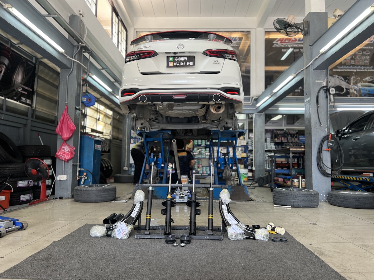 Nissan Almera Turbo 1.0 | โช้คอัพ Monroe OE Spectrum + ปีกนกล่างแท้ | ฟื้นฟูช่วงล่าง - ยางเจริญรุ่งเรือง นนทบุรี Nissan Almera Turbo 1.0 แล้วรู้สึกว่ารถเริ่มกระด้าง โคลงเคลง หรือถึงเวลาเปลี่ยน ปีกนกล่าง ที่เสื่อมสภาพแล้ว... เรามีชุดอัปเกรดที่ครบจบในที่เดียว! เราจัดชุดใหญ่ ฟื้นฟูช่วงล่างให้กลับมาสมบูรณ์แบบ: โช้คอัพ Monroe OE Spectrum: คืนความ นุ่มนวล สบายสไตล์รถยุโรป ขับสบายในทุกสภาพถนน ปีกนกล่างแท้เบิกศูนย์: เปลี่ยนปีกนกล่างใหม่ เพื่อความแม่นยำในการควบคุม และคืนความนิ่งให้กับช่วงล่าง อะไหล่ส่วนควบใหม่ครบชุด: เปลี่ยนทั้งหมดเพื่อความสมบูรณ์แบบสูงสุดของระบบกันสะเทือน สิ่งที่จะได้รับหลังจากติดตั้ง: นุ่มสบายกว่าเดิม: ฟีลลิ่งการขับขี่ที่นุ่มนวลและยืดหยุ่นสูง ควบคุมแม่นยำ: รถทรงตัวได้ดีขึ้น เข้าโค้งมั่นใจ หายขาดจากเสียงกุกกักจากปีกนก คุณภาพอะไหล่แท้: มั่นใจในคุณภาพอะไหล่ระดับ OEM (Monroe) และปีกนกล่างแท้เบิกศูนย์ เหมาะสำหรับใคร? เจ้าของ Almera Turbo ที่ต้องการ ความสบาย และ ความมั่นคง ในการขับขี่ ผู้ที่ต้องการฟื้นฟูช่วงล่างให้กลับมาสมบูรณ์แบบที่สุดด้วยอะไหล่คุณภาพสูง อย่าปล่อยให้ช่วงล่างทำงานหนัก! แวะมาตรวจเช็กกับผู้เชี่ยวชาญวันนี้ครับ สอบถามข้อมูลเพิ่มเติม หรือนัดหมายเข้ารับบริการ ️ : 08-6569-1915 ️ : 08-6544-5963 Line id : @88rw Location : https://goo.gl/maps/HrNUAZXPN94KvxZ98 Facebook : https://www.facebook.com/88rwtire #Nissan #Almera #AlmeraTurbo #Monroe #OESpectrum #ปีกนกล่าง #โช้คอัพ #ช่วงล่าง #ยางเจริญรุ่งเรือง #นนทบุรี #งามวงศ์วาน #ตั้งศูนย์ #อะไหล่แท้ Nissan Almera Turbo 1.0 | โช้คอัพ Monroe OE Spectrum + ปีกนกล่างแท้ | ฟื้นฟูช่วงล่าง - ยางเจริญรุ่งเรือง นนทบุรี Nissan Almera Turbo 1.0 แล้วรู้สึกว่ารถเริ่มกระด้าง โคลงเคลง หรือถึงเวลาเปลี่ยน ปีกนกล่าง ที่เสื่อมสภาพแล้ว... เรามีชุดอัปเกรดที่ครบจบในที่เดียว! เราจัดชุดใหญ่ ฟื้นฟูช่วงล่างให้กลับมาสมบูรณ์แบบ: โช้คอัพ Monroe OE Spectrum: คืนความ นุ่มนวล สบายสไตล์รถยุโรป ขับสบายในทุกสภาพถนน ปีกนกล่างแท้เบิกศูนย์: เปลี่ยนปีกนกล่างใหม่ เพื่อความแม่นยำในการควบคุม และคืนความนิ่งให้กับช่วงล่าง อะไหล่ส่วนควบใหม่ครบชุด: เปลี่ยนทั้งหมดเพื่อความสมบูรณ์แบบสูงสุดของระบบกันสะเทือน สิ่งที่จะได้รับหลังจากติดตั้ง: นุ่มสบายกว่าเดิม: ฟีลลิ่งการขับขี่ที่นุ่มนวลและยืดหยุ่นสูง ควบคุมแม่นยำ: รถทรงตัวได้ดีขึ้น เข้าโค้งมั่นใจ หายขาดจากเสียงกุกกักจากปีกนก คุณภาพอะไหล่แท้: มั่นใจในคุณภาพอะไหล่ระดับ OEM (Monroe) และปีกนกล่างแท้เบิกศูนย์ เหมาะสำหรับใคร? เจ้าของ Almera Turbo ที่ต้องการ ความสบาย และ ความมั่นคง ในการขับขี่ ผู้ที่ต้องการฟื้นฟูช่วงล่างให้กลับมาสมบูรณ์แบบที่สุดด้วยอะไหล่คุณภาพสูง อย่าปล่อยให้ช่วงล่างทำงานหนัก! แวะมาตรวจเช็กกับผู้เชี่ยวชาญวันนี้ครับ สอบถามข้อมูลเพิ่มเติม หรือนัดหมายเข้ารับบริการ ️ : 08-6569-1915 ️ : 08-6544-5963 Line id : @88rw Location : https://goo.gl/maps/HrNUAZXPN94KvxZ98 Facebook : https://www.facebook.com/88rwtire #Nissan #Almera #AlmeraTurbo #Monroe #OESpectrum #ปีกนกล่าง #โช้คอัพ #ช่วงล่าง #ยางเจริญรุ่งเรือง #นนทบุรี #งามวงศ์วาน #ตั้งศูนย์ #อะไหล่แท้