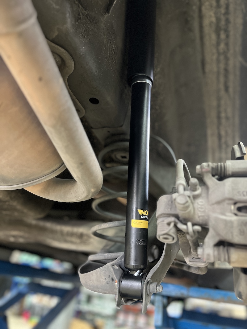 Honda Jazz GE | โช้คอัพ Monroe OE Spectrum | คืนความนุ่มนวล สบายสไตล์ยุโรป - ยางเจริญรุ่งเรือง นนทบุรี Honda Jazz GE ติดตั้งโช้คอัพ Monroe OE Spectrum พร้อมอะไหล่ส่วนควบใหม่ครบชุด สิ่งที่จะได้รับหลังจากติดตั้ง: ฟีลลิ่งแบบรถยุโรป: โช้คอัพ Monroe OE Spectrum ให้ความ นุ่มนวล และยืดหยุ่นสูง ขับสบายในทุกสภาพถนน ไร้กังวลเรื่องเสียง: เทคโนโลยี ICV ช่วยลดแรงสั่นสะเทือนและเสียงรบกวนในห้องโดยสาร ทนทานกว่าเดิม: ผลิตด้วยวัสดุคุณภาพสูง ทนทานต่อการใช้งาน และยืดอายุการใช้งานของช่วงล่าง ความมั่นคงที่เพิ่มขึ้น: รถทรงตัวได้นิ่งขึ้น ลดอาการโคลงเคลง เข้าโค้งมั่นใจ เหมาะสำหรับใคร? เจ้าของ Honda Jazz GE ที่ต้องการความสบายในการขับขี่ประจำวัน ผู้ที่ต้องการอัปเกรดช่วงล่างให้มีความมั่นคง ปลอดภัย และนุ่มนวลยิ่งขึ้น สำหรับเจ้าของ Jazz ที่อยากได้ฟีลลิ่งขับขี่ที่สบายขึ้น แต่มั่นใจกว่าเดิม Monroe OE Spectrum คือคำตอบ! สอบถามข้อมูลเพิ่มเติม หรือนัดหมายเข้ารับบริการ ️ : 08-6569-1915 ️ : 08-6544-5963 Line id : @88rw Location : https://goo.gl/maps/HrNUAZXPN94KvxZ98 Facebook : https://www.facebook.com/88rwtire #Honda #Jazz #JazzGE #Monroe #OESpectrum #โช้คอัพ #ช่วงล่าง #ยางเจริญรุ่งเรือง #นนทบุรี #งามวงศ์วาน #ตั้งศูนย์ #อะไหล่ช่วงล่าง Honda Jazz GE | โช้คอัพ Monroe OE Spectrum | คืนความนุ่มนวล สบายสไตล์ยุโรป - ยางเจริญรุ่งเรือง นนทบุรี Honda Jazz GE ติดตั้งโช้คอัพ Monroe OE Spectrum พร้อมอะไหล่ส่วนควบใหม่ครบชุด สิ่งที่จะได้รับหลังจากติดตั้ง: ฟีลลิ่งแบบรถยุโรป: โช้คอัพ Monroe OE Spectrum ให้ความ นุ่มนวล และยืดหยุ่นสูง ขับสบายในทุกสภาพถนน ไร้กังวลเรื่องเสียง: เทคโนโลยี ICV ช่วยลดแรงสั่นสะเทือนและเสียงรบกวนในห้องโดยสาร ทนทานกว่าเดิม: ผลิตด้วยวัสดุคุณภาพสูง ทนทานต่อการใช้งาน และยืดอายุการใช้งานของช่วงล่าง ความมั่นคงที่เพิ่มขึ้น: รถทรงตัวได้นิ่งขึ้น ลดอาการโคลงเคลง เข้าโค้งมั่นใจ เหมาะสำหรับใคร? เจ้าของ Honda Jazz GE ที่ต้องการความสบายในการขับขี่ประจำวัน ผู้ที่ต้องการอัปเกรดช่วงล่างให้มีความมั่นคง ปลอดภัย และนุ่มนวลยิ่งขึ้น สำหรับเจ้าของ Jazz ที่อยากได้ฟีลลิ่งขับขี่ที่สบายขึ้น แต่มั่นใจกว่าเดิม Monroe OE Spectrum คือคำตอบ! สอบถามข้อมูลเพิ่มเติม หรือนัดหมายเข้ารับบริการ ️ : 08-6569-1915 ️ : 08-6544-5963 Line id : @88rw Location : https://goo.gl/maps/HrNUAZXPN94KvxZ98 Facebook : https://www.facebook.com/88rwtire #Honda #Jazz #JazzGE #Monroe #OESpectrum #โช้คอัพ #ช่วงล่าง #ยางเจริญรุ่งเรือง #นนทบุรี #งามวงศ์วาน #ตั้งศูนย์ #อะไหล่ช่วงล่าง