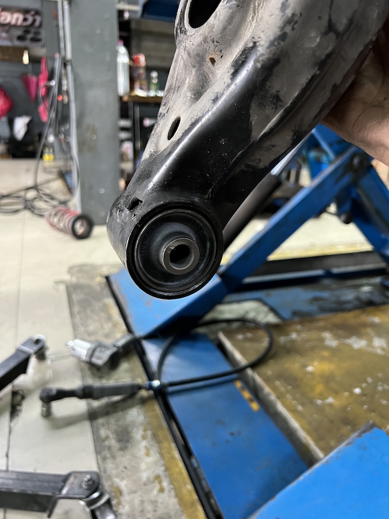 HYUNDAI H1 ลูกค้าประจำ เปลี่ยนโช้คอัพ คู่หลังพร้อมบู้ชคานหลัง [+] YSS DTG PLUS ปรับ 7 ระดับ คู่หลัง [+] บู้ชคานหลัง พร้อมบริการอัด  สอบถามข้อมูลเพิ่มเติม หรือนัดหมายเข้ารับบริการ ️ : 08-6569-1915 ️ : 08-6544-5963  Line id : @88rw  Location : https://goo.gl/maps/HrNUAZXPN94KvxZ98  Facebook : https://www.facebook.com/88rwtire #hyundaih1 #บู้ชคานหลัง #yssdtgplus #ยางรถยนต์ #โช้คอัพ #ช่วงล่าง #ยางเจริญรุ่งเรือง #นนทบุรี #งามวงศ์วาน