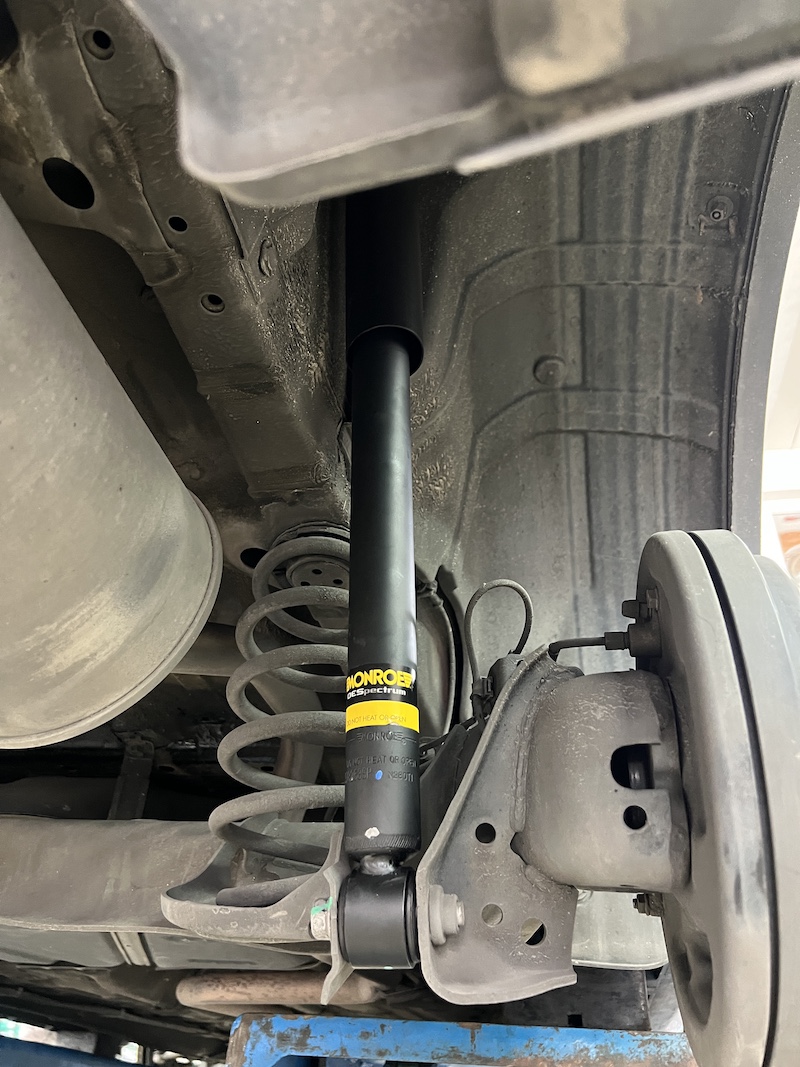 Suzuki XL7 ติดตั้งโช้คอัพ Monroe OE Spectrum พร้อมอะไหล่ส่วนควบใหม่ทั้งหมด สิ่งที่จะได้รับหลังจากติดตั้ง: ฟีลลิ่งแบบรถยุโรป: โช้คอัพ Monroe OE Spectrum ให้ความนุ่มนวลและยืดหยุ่นสูง ขับสบายในทุกสภาพถนน ไร้กังวลเรื่องเสียง: เทคโนโลยี ICV ช่วยลดแรงสั่นสะเทือนและเสียงรบกวนในห้องโดยสาร ทำให้การขับขี่เงียบขึ้น ทนทานกว่าเดิม: ผลิตด้วยวัสดุคุณภาพสูง ทนทานต่อการใช้งาน และยืดอายุการใช้งานของช่วงล่าง ความมั่นคงที่เพิ่มขึ้น: รถทรงตัวได้นิ่งขึ้น ลดอาการโคลงเคลง เข้าโค้งมั่นใจ เหมาะสำหรับใคร? เจ้าของ Suzuki XL7 ที่ต้องการความสบายในการขับขี่ประจำวันและผู้โดยสาร ผู้ที่ต้องการอัปเกรดช่วงล่างให้มีความมั่นคง ปลอดภัย และนุ่มนวลยิ่งขึ้น สำหรับเจ้าของ XL7 ที่อยากได้ฟีลลิ่งขับขี่ที่สบายขึ้น แต่มั่นใจกว่าเดิม Monroe OE Spectrum คือคำตอบ! สอบถามข้อมูลเพิ่มเติม หรือนัดหมายเข้ารับบริการ ️ : 08-6569-1915 ️ : 08-6544-5963 Line id : @88rw Location : https://goo.gl/maps/HrNUAZXPN94KvxZ98 Facebook : https://www.facebook.com/88rwtire #Suzuki #XL7 #Monroe #OESpectrum #โช้คอัพ #ช่วงล่าง #ยางเจริญรุ่งเรือง #นนทบุรี #งามวงศ์วาน #รถครอบครัว Suzuki XL7 ติดตั้งโช้คอัพ Monroe OE Spectrum พร้อมอะไหล่ส่วนควบใหม่ทั้งหมด สิ่งที่จะได้รับหลังจากติดตั้ง: ฟีลลิ่งแบบรถยุโรป: โช้คอัพ Monroe OE Spectrum ให้ความนุ่มนวลและยืดหยุ่นสูง ขับสบายในทุกสภาพถนน ไร้กังวลเรื่องเสียง: เทคโนโลยี ICV ช่วยลดแรงสั่นสะเทือนและเสียงรบกวนในห้องโดยสาร ทำให้การขับขี่เงียบขึ้น ทนทานกว่าเดิม: ผลิตด้วยวัสดุคุณภาพสูง ทนทานต่อการใช้งาน และยืดอายุการใช้งานของช่วงล่าง ความมั่นคงที่เพิ่มขึ้น: รถทรงตัวได้นิ่งขึ้น ลดอาการโคลงเคลง เข้าโค้งมั่นใจ เหมาะสำหรับใคร? เจ้าของ Suzuki XL7 ที่ต้องการความสบายในการขับขี่ประจำวันและผู้โดยสาร ผู้ที่ต้องการอัปเกรดช่วงล่างให้มีความมั่นคง ปลอดภัย และนุ่มนวลยิ่งขึ้น สำหรับเจ้าของ XL7 ที่อยากได้ฟีลลิ่งขับขี่ที่สบายขึ้น แต่มั่นใจกว่าเดิม Monroe OE Spectrum คือคำตอบ! สอบถามข้อมูลเพิ่มเติม หรือนัดหมายเข้ารับบริการ ️ : 08-6569-1915 ️ : 08-6544-5963 Line id : @88rw Location : https://goo.gl/maps/HrNUAZXPN94KvxZ98 Facebook : https://www.facebook.com/88rwtire #Suzuki #XL7 #Monroe #OESpectrum #โช้คอัพ #ช่วงล่าง #ยางเจริญรุ่งเรือง #นนทบุรี #งามวงศ์วาน #รถครอบครัว