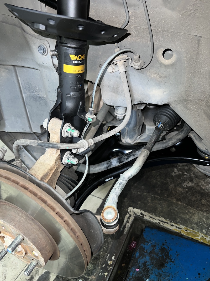 ติดตั้งโช้คอัพ Monroe OE Spectrum, ยาง Michelin Primacy 4, ปีกนกล่างแท้ และบูชคานหลัง สำหรับ Honda City 2015 ที่ร้านยางเจริญรุ่งเรือง นนทบุรี ติดตั้งโช้คอัพ Monroe OE Spectrum, ยาง Michelin Primacy 4, ปีกนกล่างแท้ และบูชคานหลัง สำหรับ Honda City 2015 ที่ร้านยางเจริญรุ่งเรือง นนทบุรี