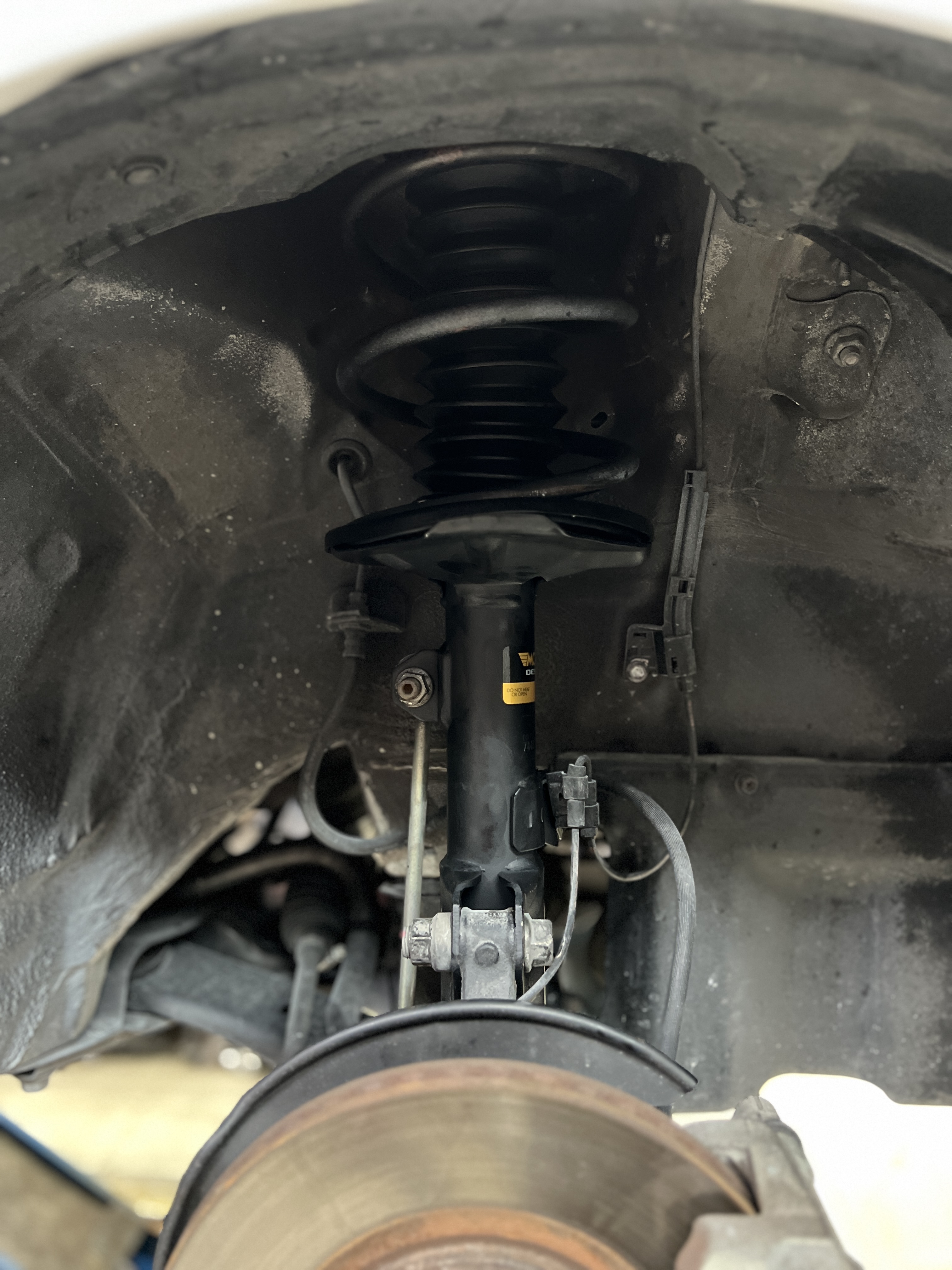 Toyota Altis 2008 | โช้คอัพ Monroe OE Spectrum | คืนฟีลลิ่งรถยุโรป นุ่มสบาย | ติดตั้งตั้งศูนย์ นนทบุรี ใครใช้ Toyota Altis (รุ่นปี 2008) แล้วฝันอยากได้ช่วงล่างที่ นุ่มนวล, ขับสบาย, และมั่นคง สไตล์รถยุโรป... โช้คอัพ Monroe OE Spectrum คือคำตอบที่ถูกค้นหามากที่สุด! ติดตั้งโช้คอัพ Monroe OE Spectrum (พร้อมอะไหล่ส่วนควบใหม่ครบชุด) สิ่งที่จะได้รับหลังจากติดตั้ง: ฟีลลิ่งแบบรถยุโรปแท้: โช้คอัพ Monroe OE Spectrum ให้ความ นุ่มนวล และยืดหยุ่นสูง ขับสบายในทุกสภาพถนน ไร้กังวลเรื่องเสียง: เทคโนโลยี ICV ช่วยลดแรงสั่นสะเทือนและเสียงรบกวนในห้องโดยสาร ทำให้การขับขี่เงียบขึ้น ความมั่นคงที่เพิ่มขึ้น: รถทรงตัวได้นิ่งขึ้น ลดอาการโคลงเคลง เข้าโค้งมั่นใจ จบครบในที่เดียว: ติดตั้งโดยทีมช่างผู้เชี่ยวชาญ พร้อมบริการ ตั้งศูนย์ (Hunter) ที่ร้าน ยางเจริญรุ่งเรือง นนทบุรี เหมาะสำหรับใคร? เจ้าของ Altis ที่ต้องการ ความสบายสูงสุด ในการขับขี่ประจำวัน ผู้ที่ต้องการอัปเกรดช่วงล่างให้ได้ฟีลลิ่ง "หนึบ นุ่ม" ที่เหนือกว่าโช้คเดิม เปลี่ยนรถคุณให้ขับขี่สนุกและสบายกว่าเดิม! นัดหมายเข้ารับบริการได้เลยครับ สอบถามข้อมูลเพิ่มเติม หรือนัดหมายเข้ารับบริการ ️ : 08-6569-1915 ️ : 08-6544-5963 Line id : @88rw Location : https://goo.gl/maps/HrNUAZXPN94KvxZ98 Facebook : https://www.facebook.com/88rwtire #Toyota #Altis #Altis2008 #Monroe #OESpectrum #โช้คอัพ #ช่วงล่าง #ยางเจริญรุ่งเรือง #นนทบุรี #งามวงศ์วาน #ตั้งศูนย์ #รถยุโรป #ร้านซ่อมช่วงล่างดีๆใกล้ฉัน Toyota Altis 2008 | โช้คอัพ Monroe OE Spectrum | คืนฟีลลิ่งรถยุโรป นุ่มสบาย | ติดตั้งตั้งศูนย์ นนทบุรี ใครใช้ Toyota Altis (รุ่นปี 2008) แล้วฝันอยากได้ช่วงล่างที่ นุ่มนวล, ขับสบาย, และมั่นคง สไตล์รถยุโรป... โช้คอัพ Monroe OE Spectrum คือคำตอบที่ถูกค้นหามากที่สุด! ติดตั้งโช้คอัพ Monroe OE Spectrum (พร้อมอะไหล่ส่วนควบใหม่ครบชุด) สิ่งที่จะได้รับหลังจากติดตั้ง: ฟีลลิ่งแบบรถยุโรปแท้: โช้คอัพ Monroe OE Spectrum ให้ความ นุ่มนวล และยืดหยุ่นสูง ขับสบายในทุกสภาพถนน ไร้กังวลเรื่องเสียง: เทคโนโลยี ICV ช่วยลดแรงสั่นสะเทือนและเสียงรบกวนในห้องโดยสาร ทำให้การขับขี่เงียบขึ้น ความมั่นคงที่เพิ่มขึ้น: รถทรงตัวได้นิ่งขึ้น ลดอาการโคลงเคลง เข้าโค้งมั่นใจ จบครบในที่เดียว: ติดตั้งโดยทีมช่างผู้เชี่ยวชาญ พร้อมบริการ ตั้งศูนย์ (Hunter) ที่ร้าน ยางเจริญรุ่งเรือง นนทบุรี เหมาะสำหรับใคร? เจ้าของ Altis ที่ต้องการ ความสบายสูงสุด ในการขับขี่ประจำวัน ผู้ที่ต้องการอัปเกรดช่วงล่างให้ได้ฟีลลิ่ง "หนึบ นุ่ม" ที่เหนือกว่าโช้คเดิม เปลี่ยนรถคุณให้ขับขี่สนุกและสบายกว่าเดิม! นัดหมายเข้ารับบริการได้เลยครับ สอบถามข้อมูลเพิ่มเติม หรือนัดหมายเข้ารับบริการ ️ : 08-6569-1915 ️ : 08-6544-5963 Line id : @88rw Location : https://goo.gl/maps/HrNUAZXPN94KvxZ98 Facebook : https://www.facebook.com/88rwtire #Toyota #Altis #Altis2008 #Monroe #OESpectrum #โช้คอัพ #ช่วงล่าง #ยางเจริญรุ่งเรือง #นนทบุรี #งามวงศ์วาน #ตั้งศูนย์ #รถยุโรป #ร้านซ่อมช่วงล่างดีๆใกล้ฉัน